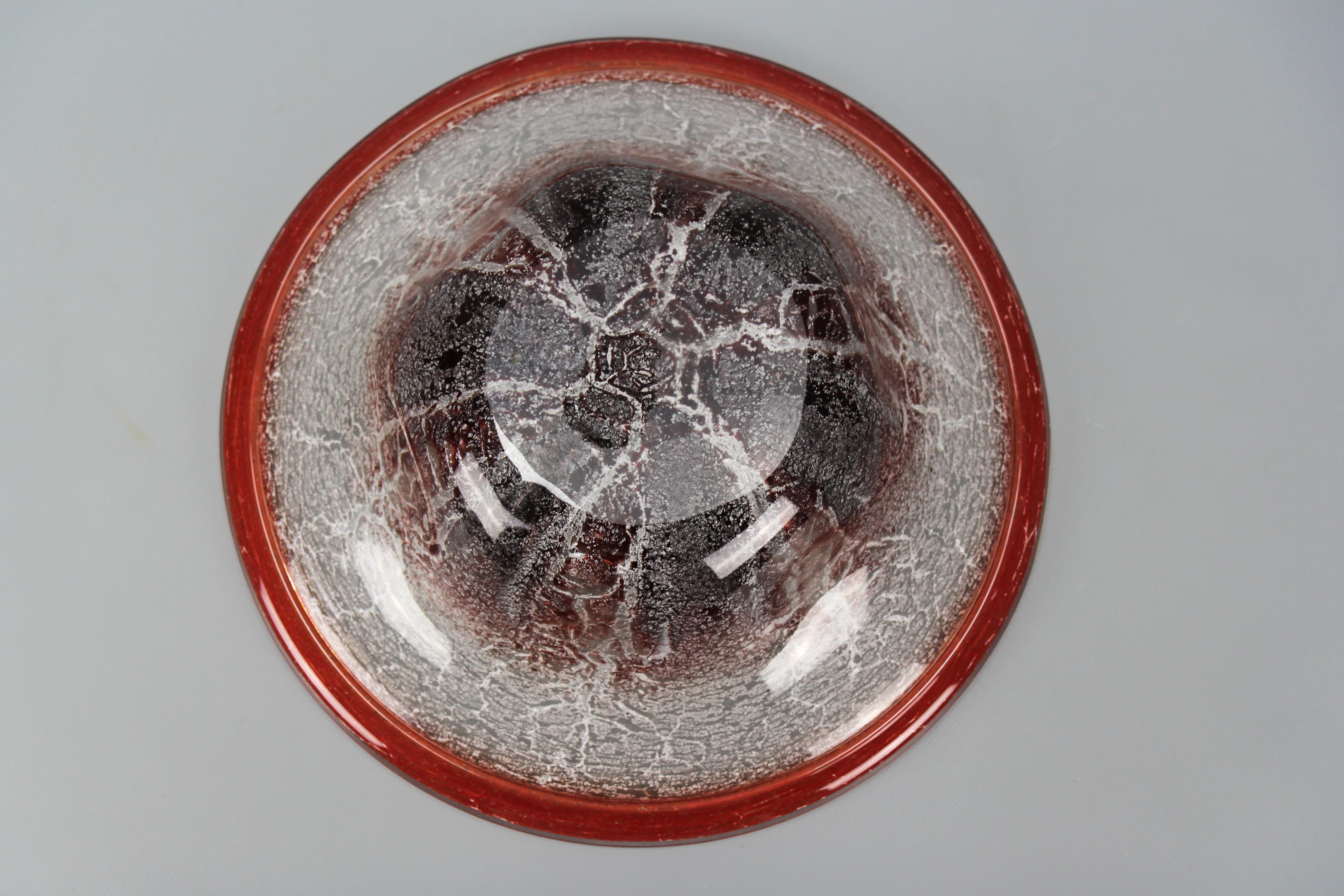 German Ikora Art Glass Bowl in Red, White and Burgundy by WMF, ca. 1930s For Sale 2