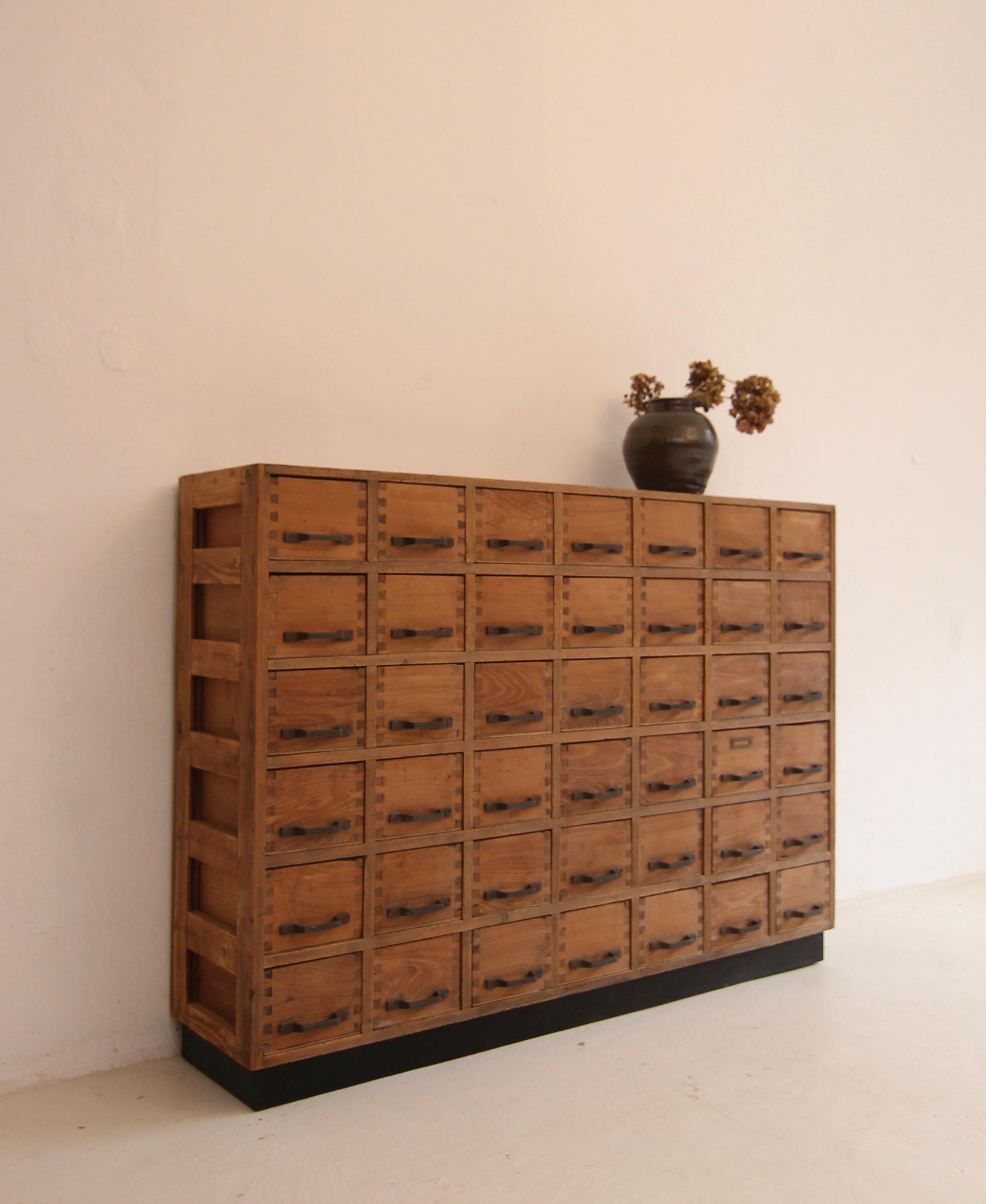 German Industrial Oak and Pine Drawer Cabinet In Good Condition In Dusseldorf, DE