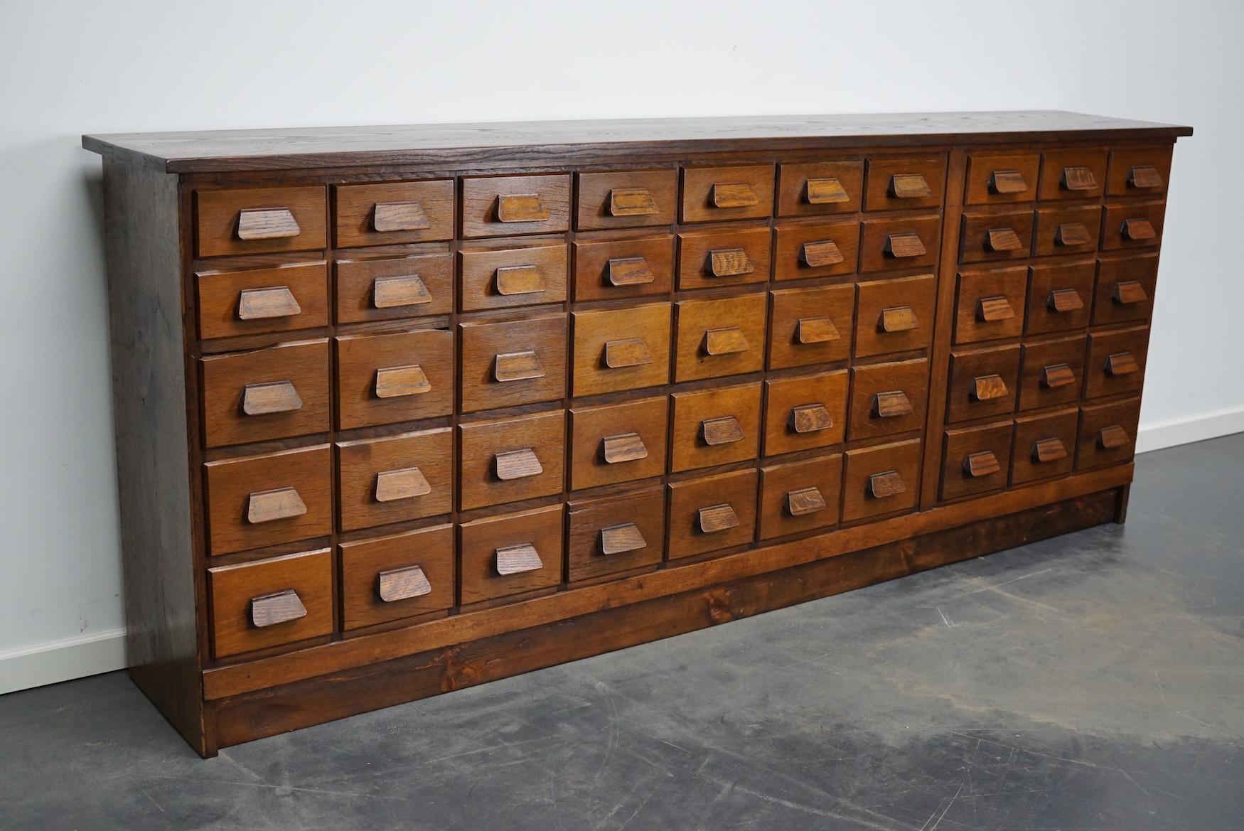 German Industrial Oak Apothecary Cabinet / Bank of Drawers, 1930s In Good Condition In Nijmegen, NL