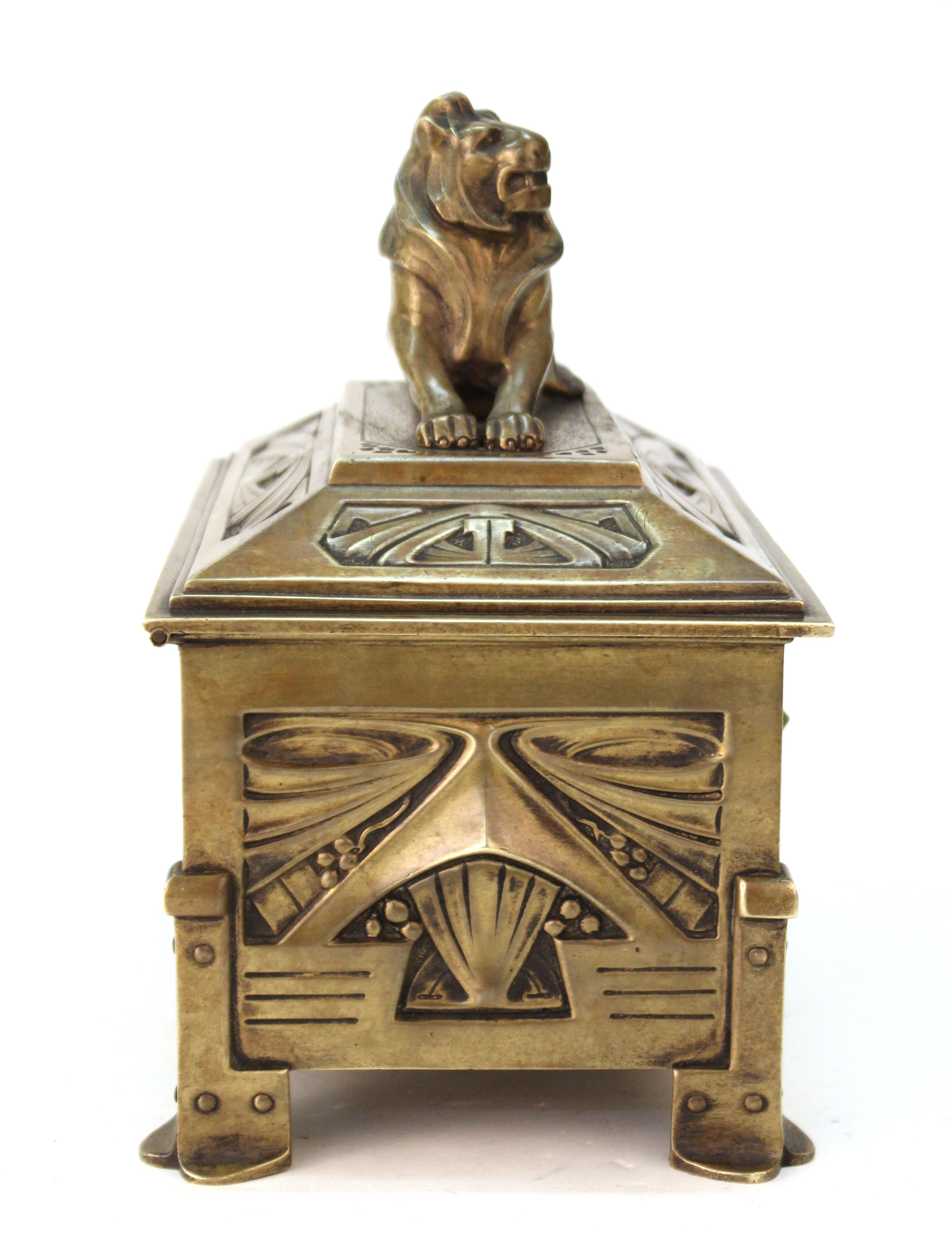 German Jugendstil Bronze Jewelry Box or Casket with Lion Guardian Lid In Good Condition In New York, NY