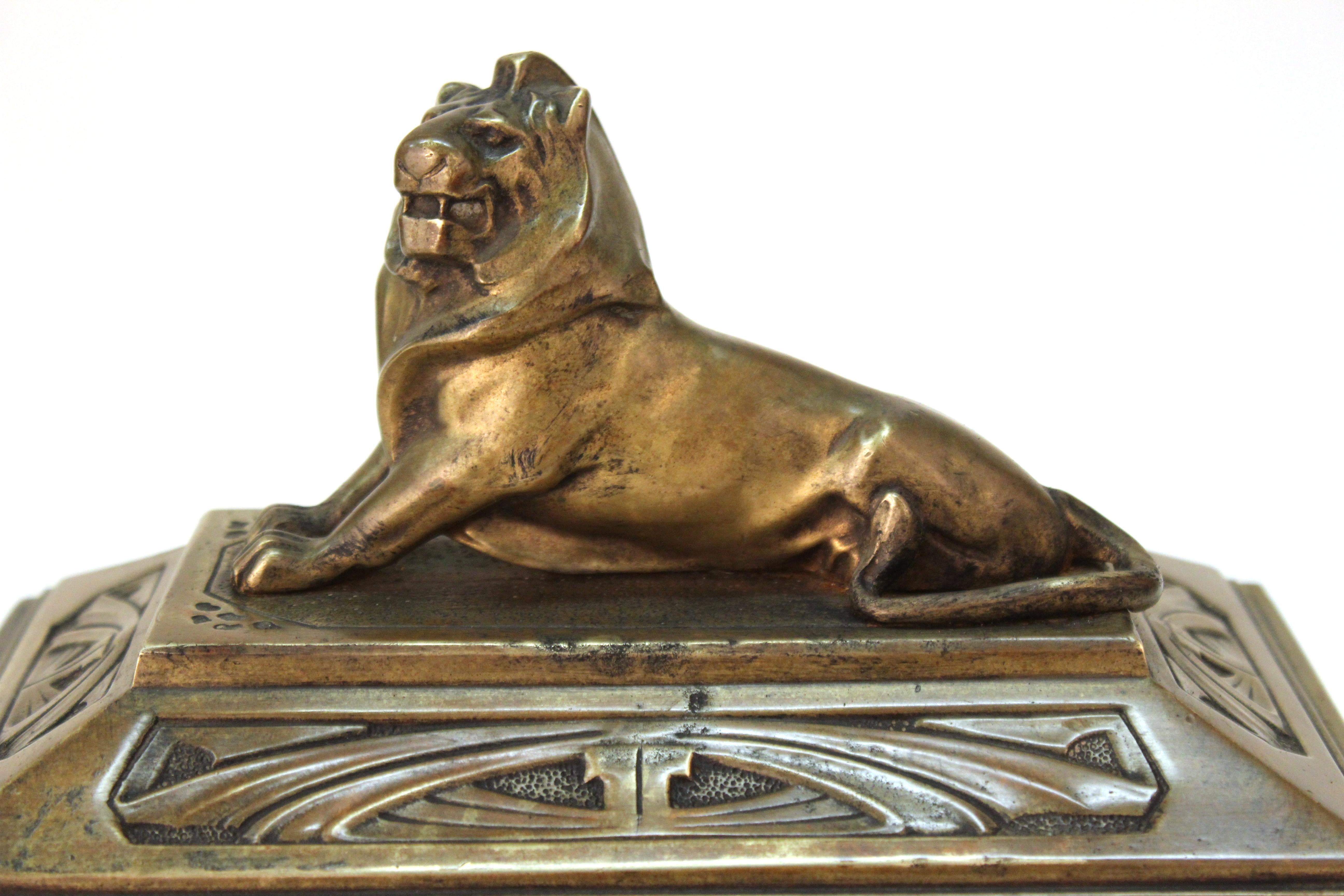 Early 20th Century German Jugendstil Bronze Jewelry Box or Casket with Lion Guardian Lid