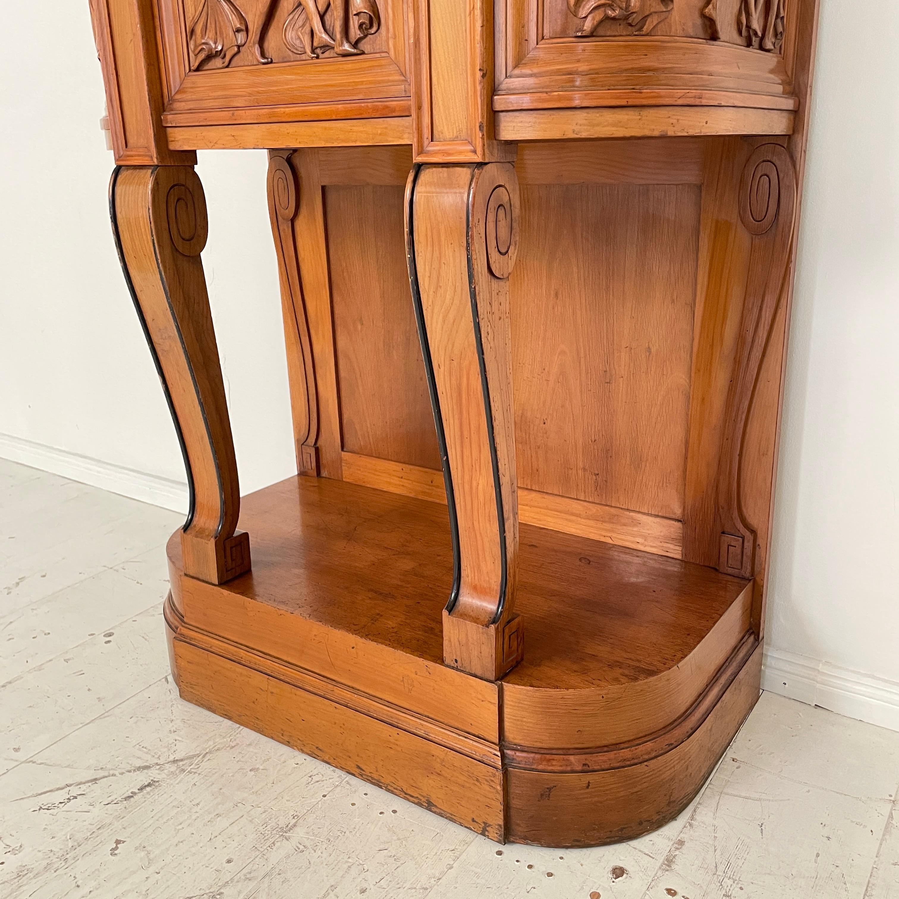 German Jugendstil Cabinet in Carved Cherry-Wood and Glass, Otto Gussmann, 1905 For Sale 5