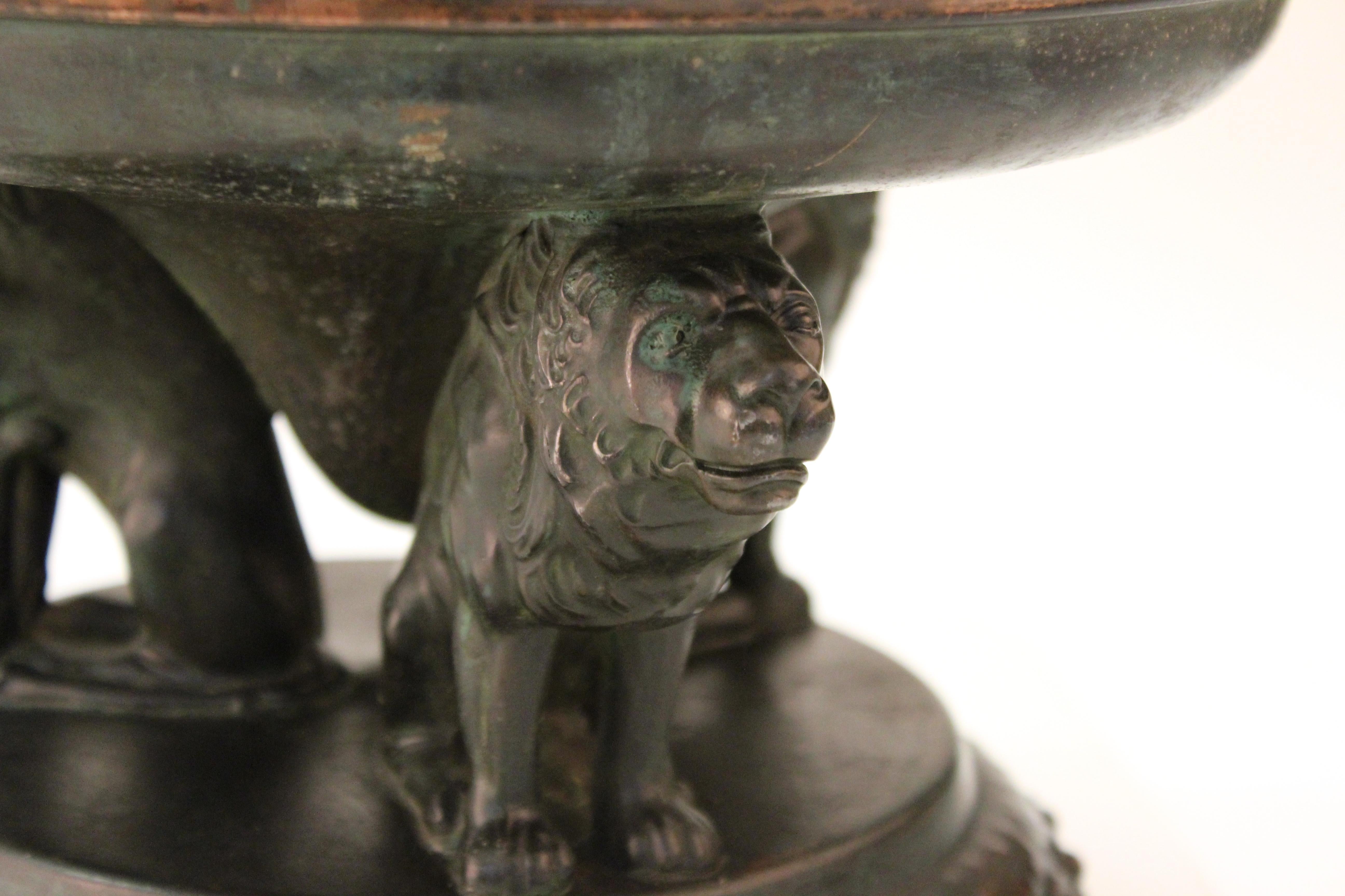 Vase monumental allemand Jugendstil avec motif africain de crânes en Ibex et de lions en vente 10