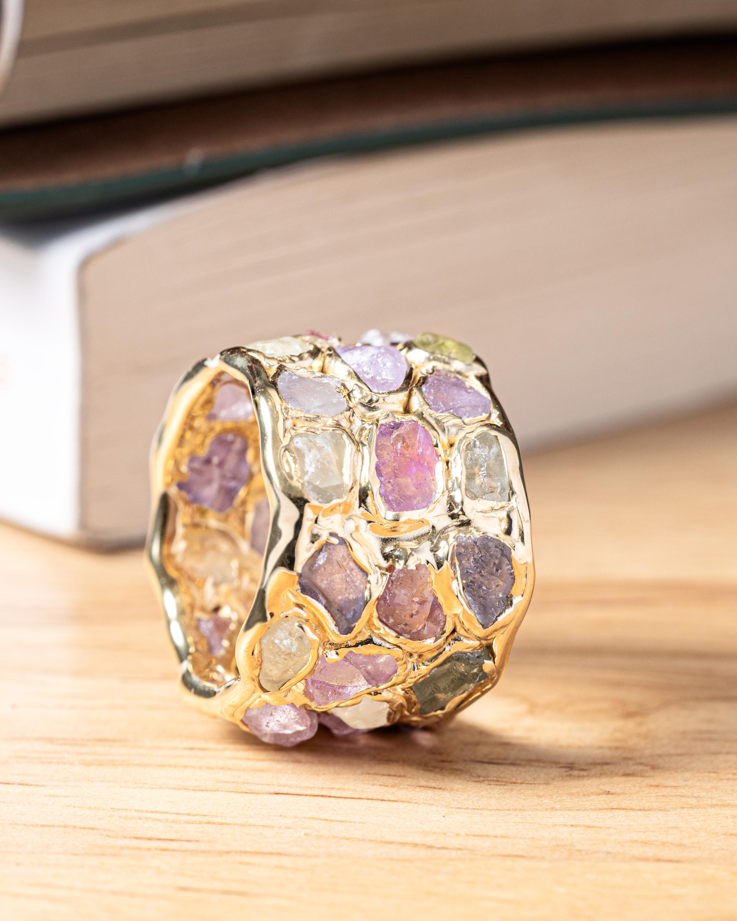 Taglio grezzo Anello in argento placcato oro German Kabirski Elara in edizione limitata con zaffiri grezzi in vendita