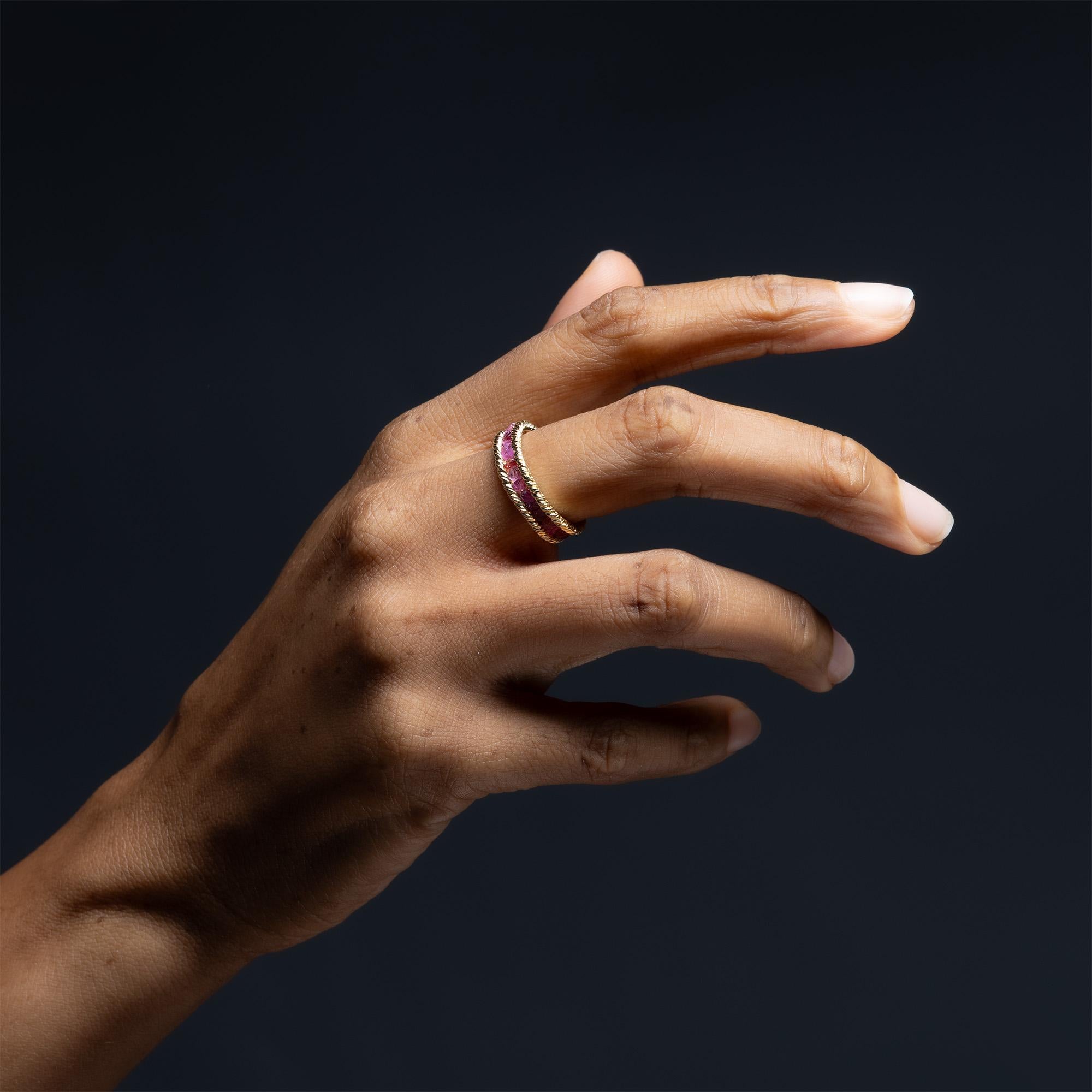 Deutscher Kabirski Gaiete Roh-Rubin Vergoldeter Silber Ring (Zeitgenössisch) im Angebot