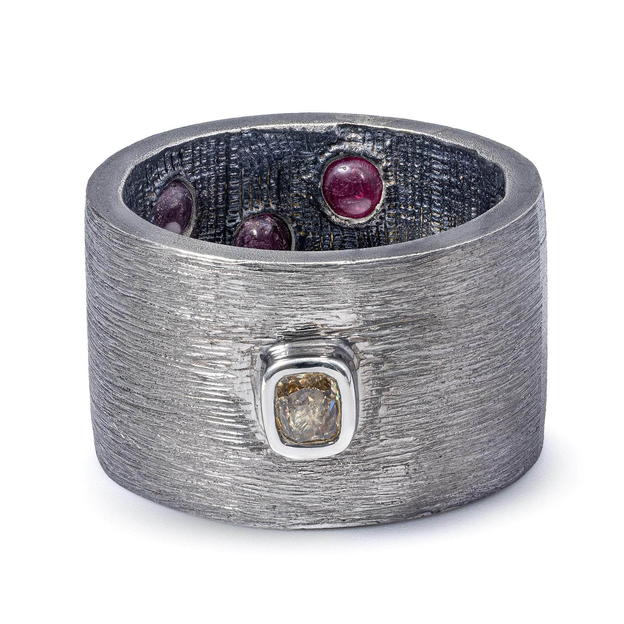 German Kabirski Intra 0,20 Anillo de plata con diamantes y rubíes Contemporáneo en venta