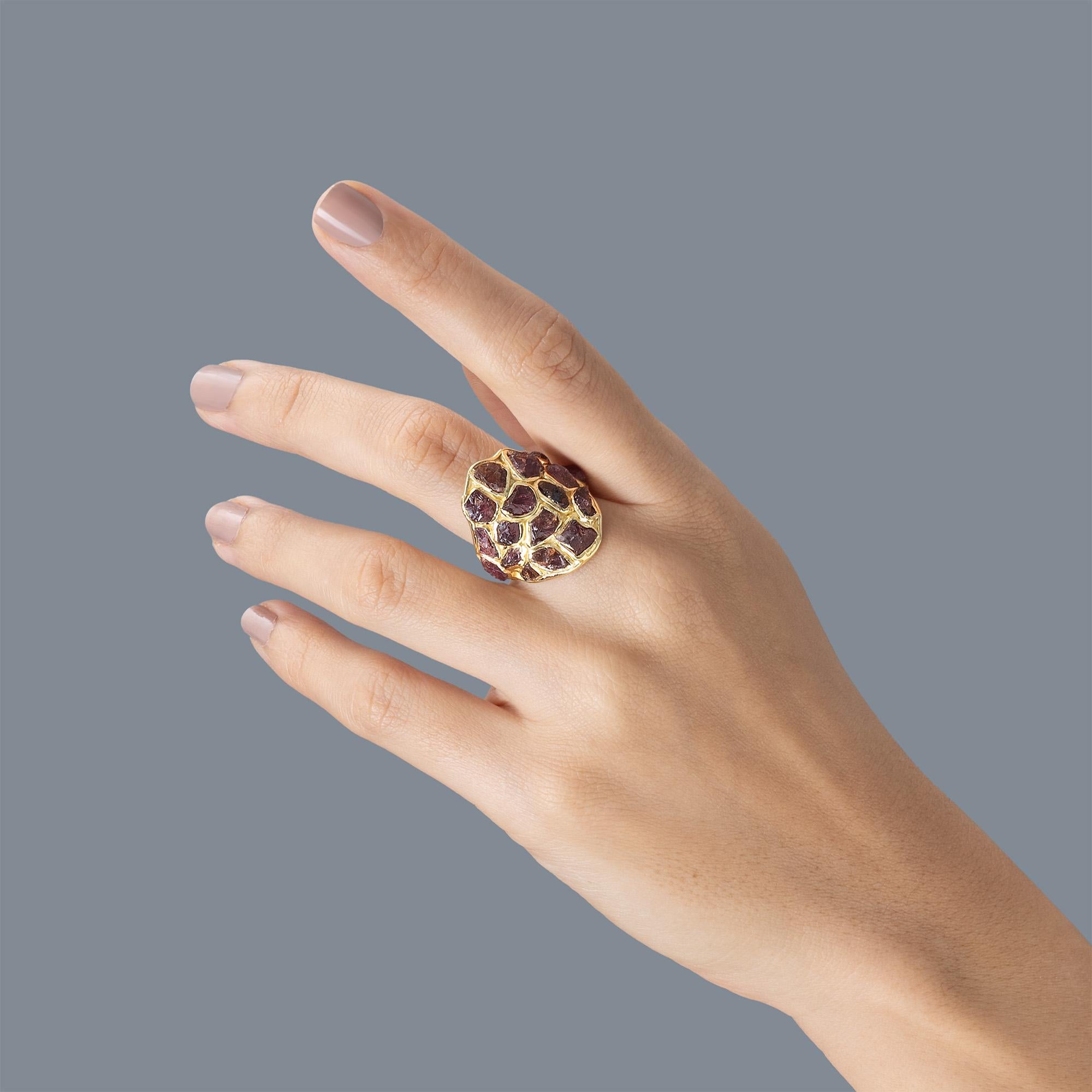 German Kabirski Kelea Rough Garnet Gold Plated Silver Ring Unisexe en vente