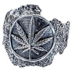 Bague Kabirski Kush en argent 925 oxydé avec symbole de cannabis