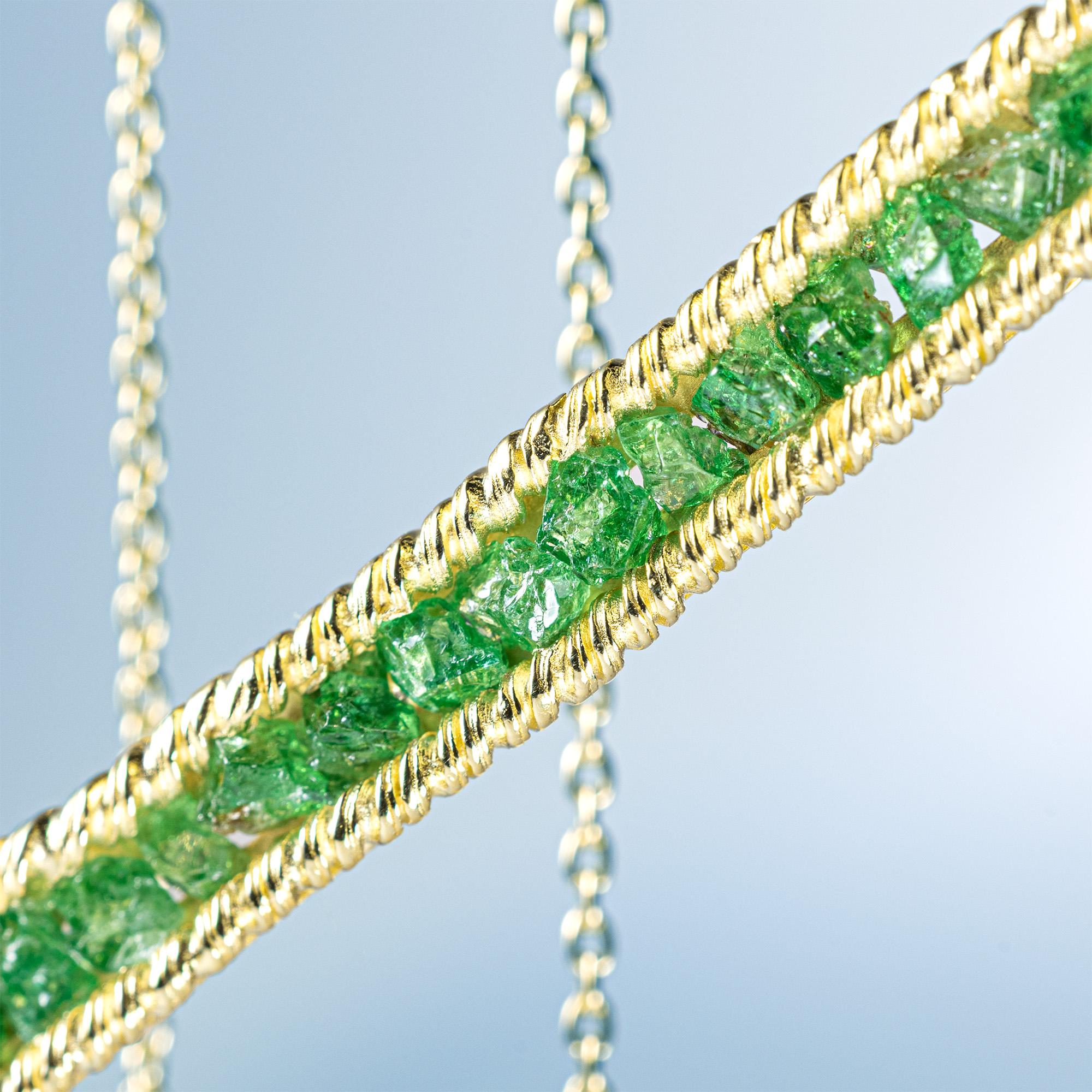 Contemporaneo Collana in argento placcato oro con granato tsavorite grezzo di German Kabirski Lithos in vendita