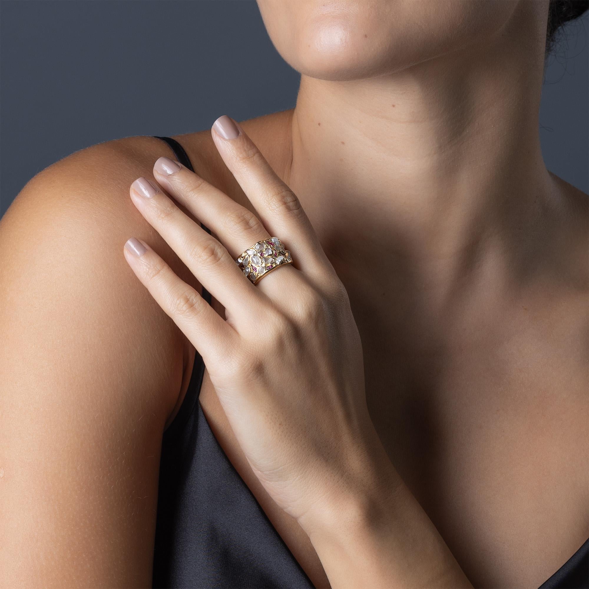 Taglio grezzo Zircone grezzo e rubino German Kabirski Lythara Anello in argento placcato oro in vendita