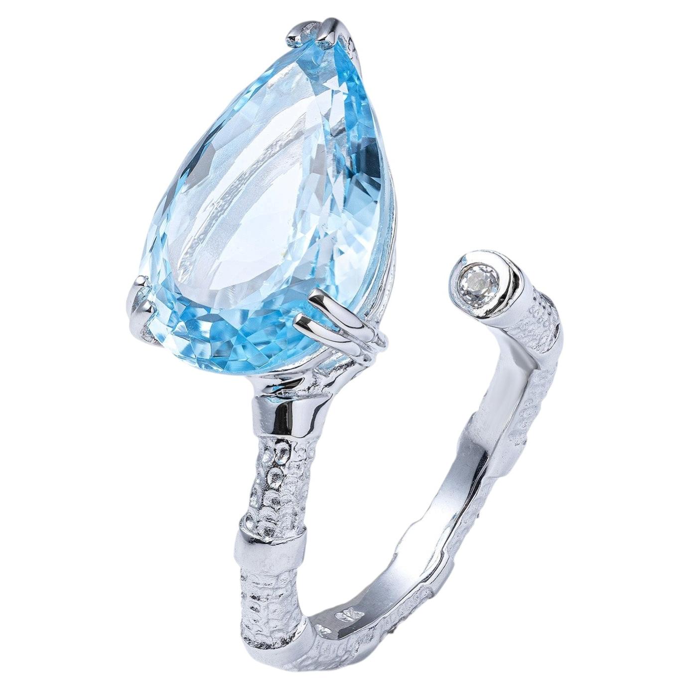 Bague fine ouverte en argent sterling avec topaze bleue taillée en poire German Kabirski Neith