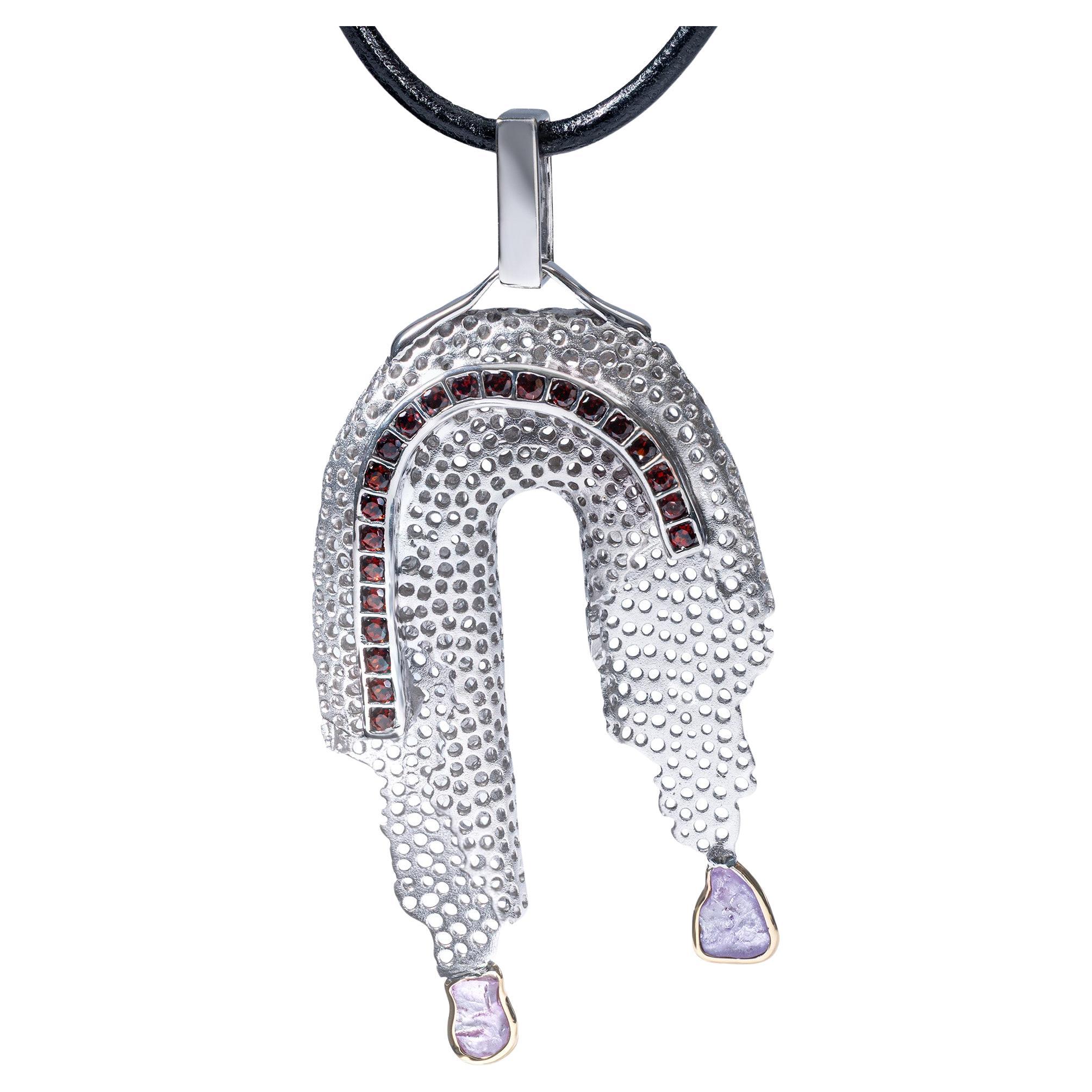 Ciondolo in argento con zaffiri rosa e granato German Kabirski Nuada Singular Edition in vendita