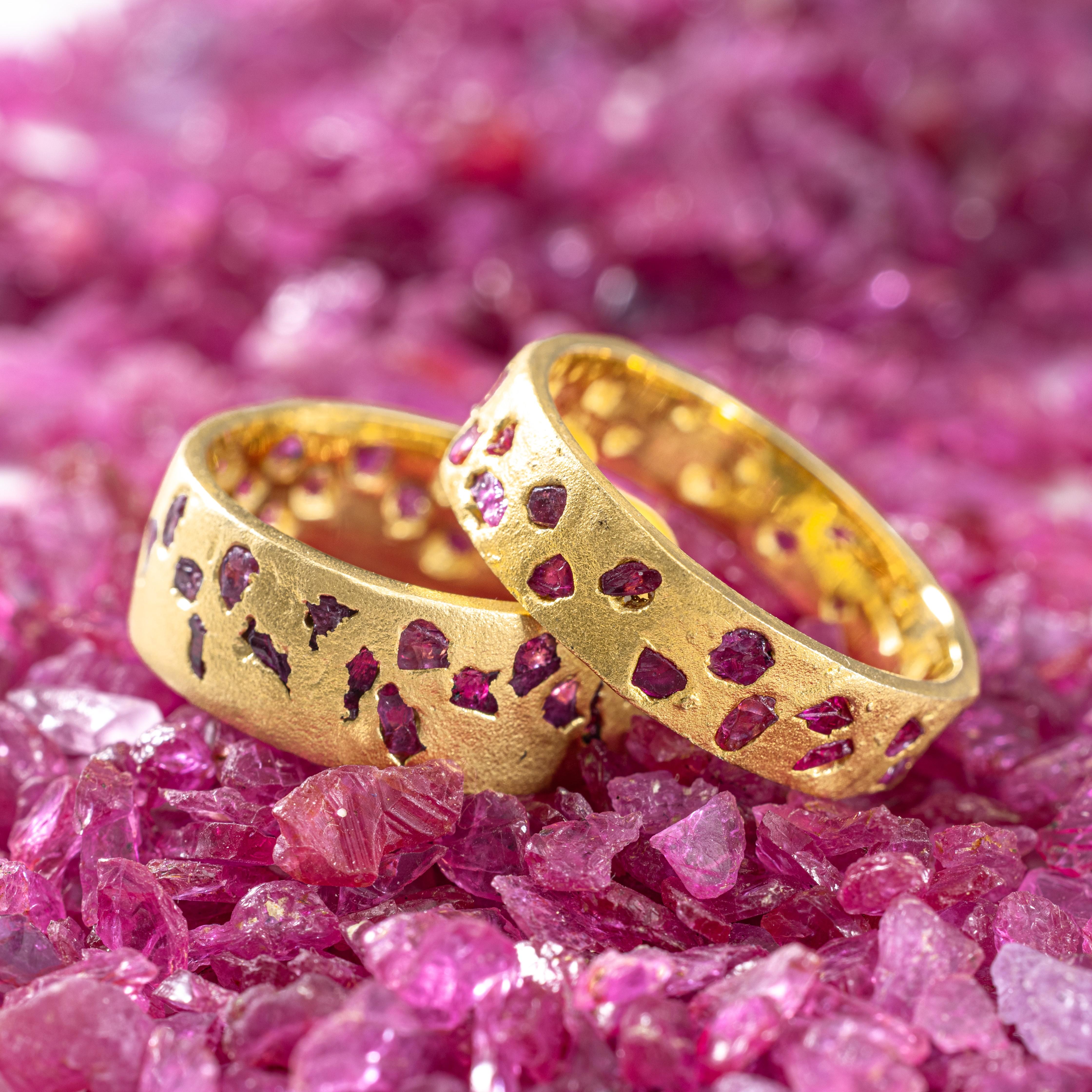 Anello German Kabirski Pyra con rubino grezzo in argento 925 placcato oro 14K in vendita 2