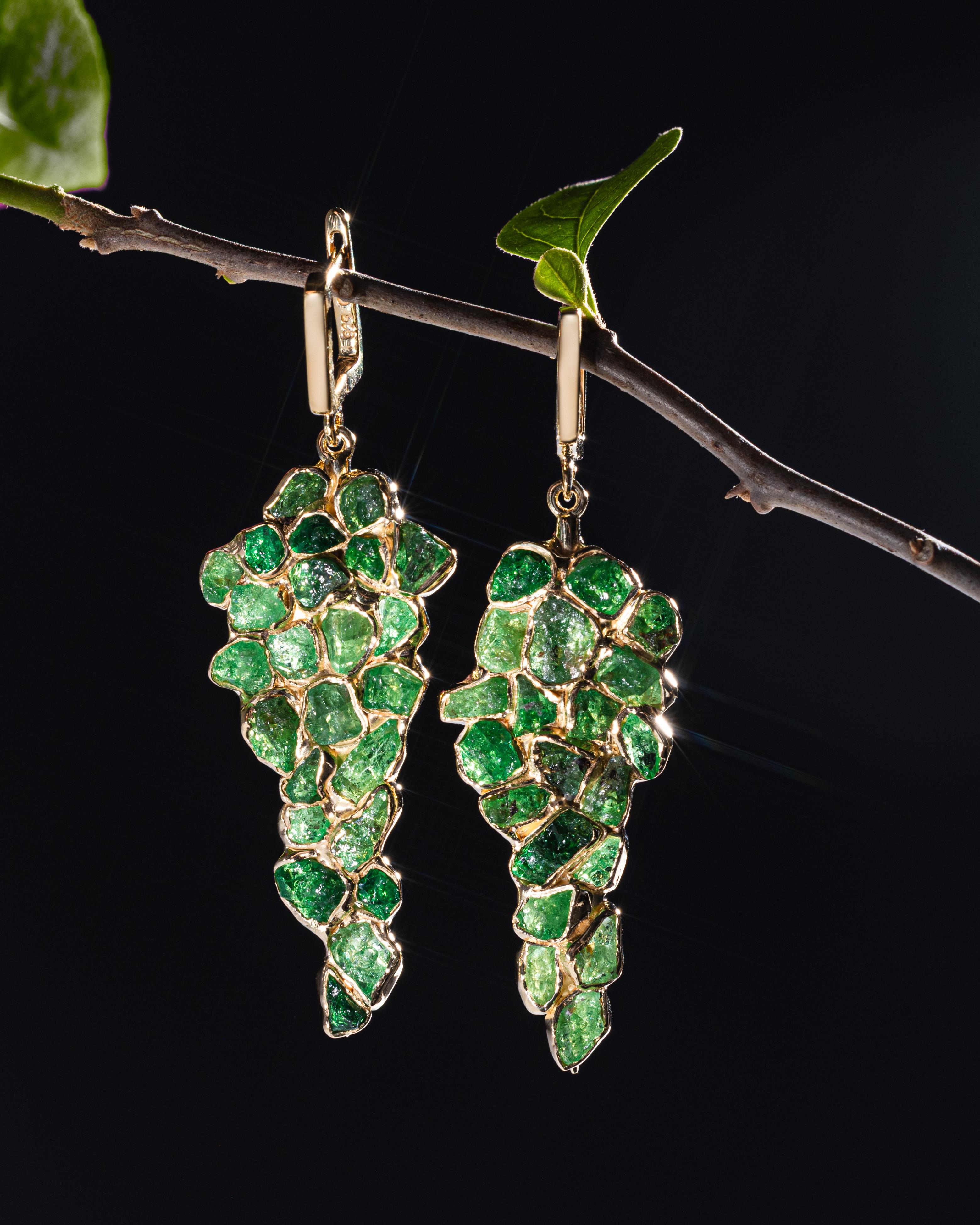 Contemporaneo Orecchini in argento placcato oro con tsavorite grezza in edizione limitata di German Kabirski Tarina in vendita