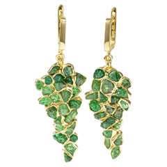 Orecchini in argento placcato oro con tsavorite grezza in edizione limitata di German Kabirski Tarina