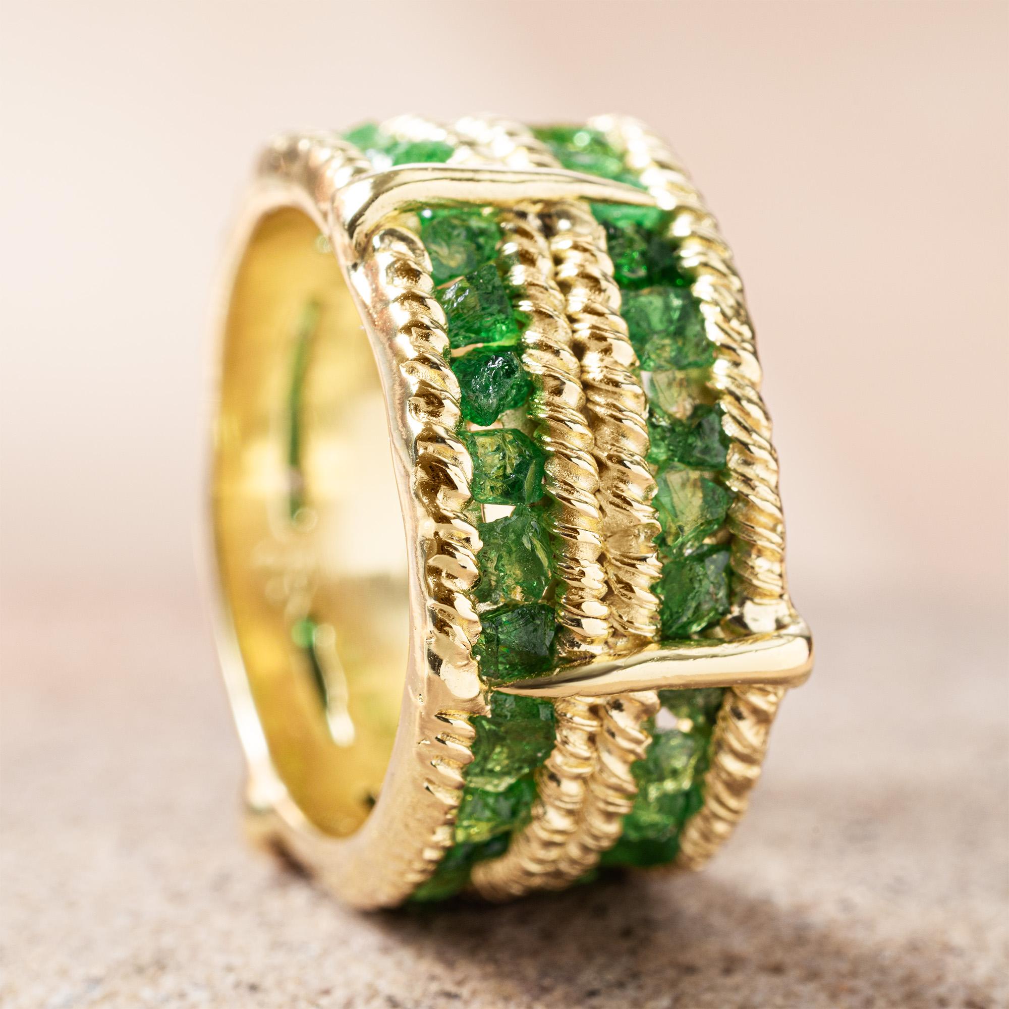 Anello German Kabirski Tartine in argento placcato oro con granato verde grezzo e tsavorite In condizioni Nuovo in vendita a West Palm Beach, FL