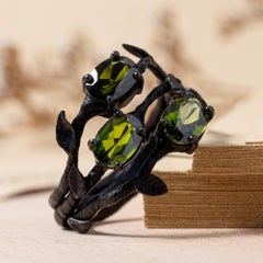 Anello tedesco Kabirski Tenebris in argento placcato antracite con diopside di cromo