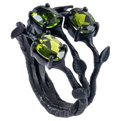 Anello tedesco Kabirski Tenebris in argento placcato antracite con diopside di cromo