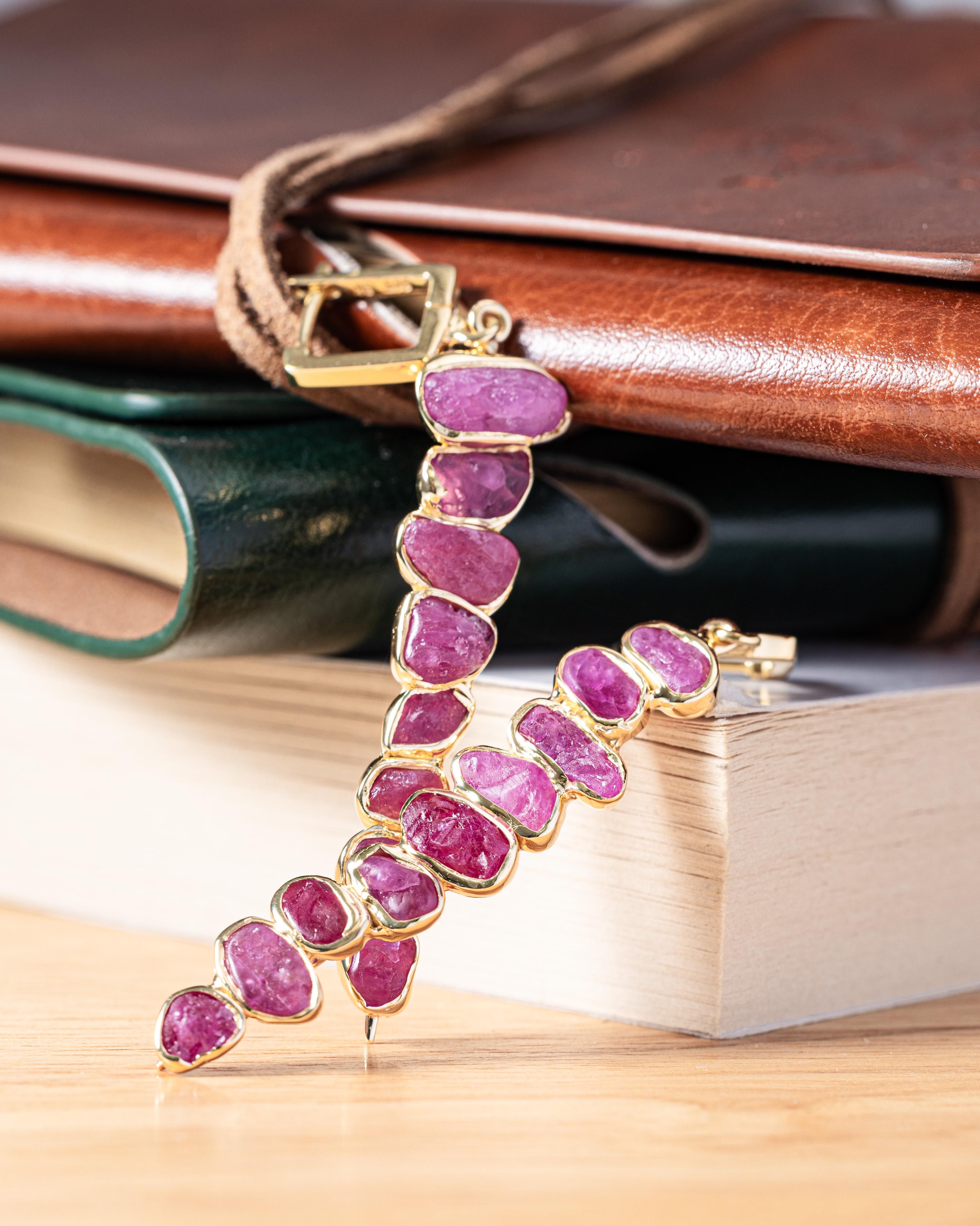 Taglio grezzo Orecchini in argento placcato oro German Kabirski Thera Raw Ruby in vendita