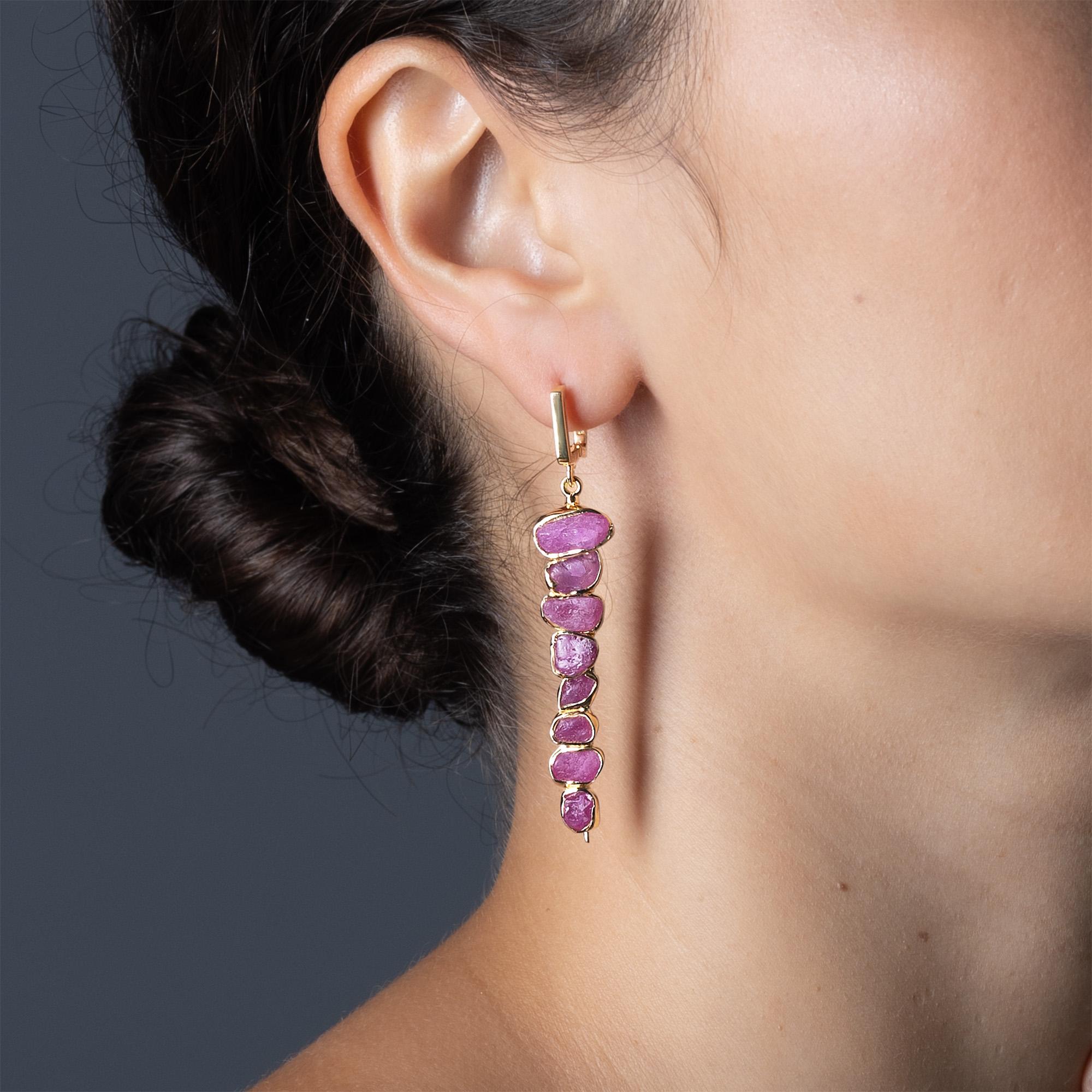 Orecchini in argento placcato oro German Kabirski Thera Raw Ruby In condizioni Nuovo in vendita a West Palm Beach, FL