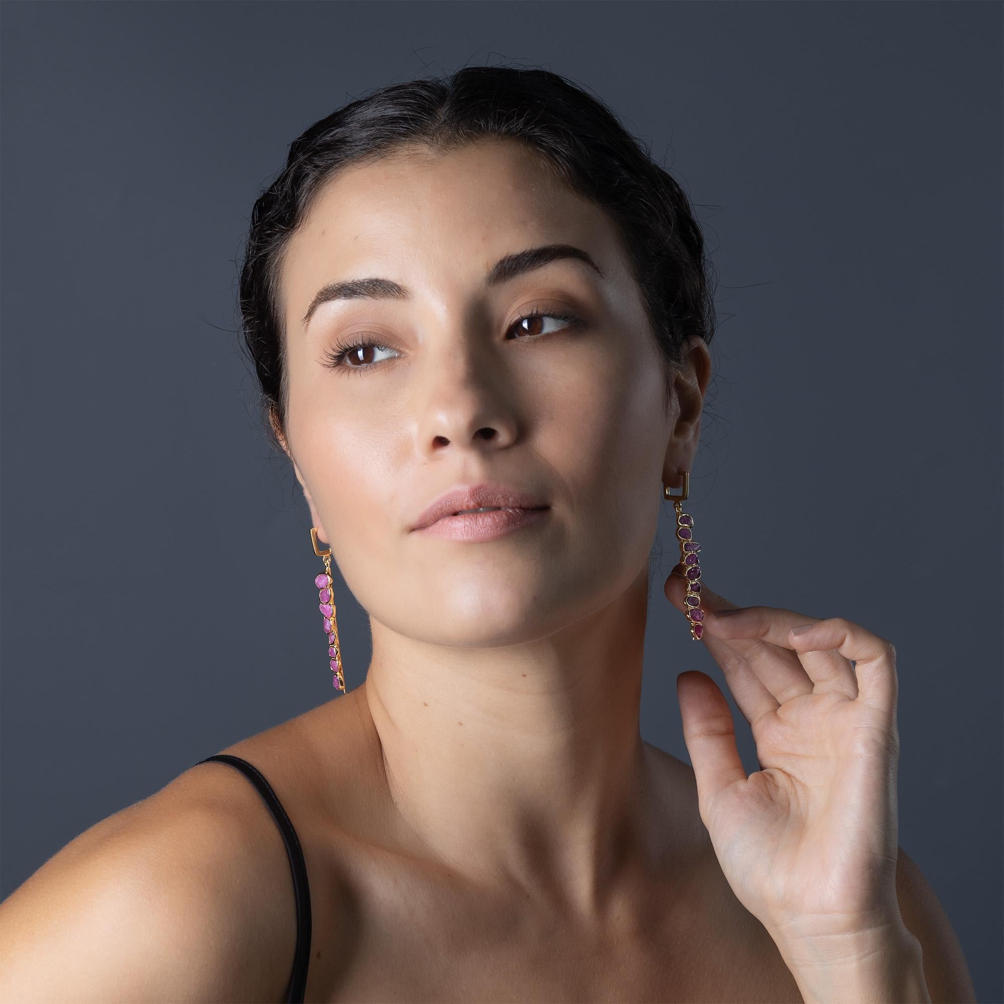 da uomo o donna Orecchini in argento placcato oro German Kabirski Thera Raw Ruby in vendita