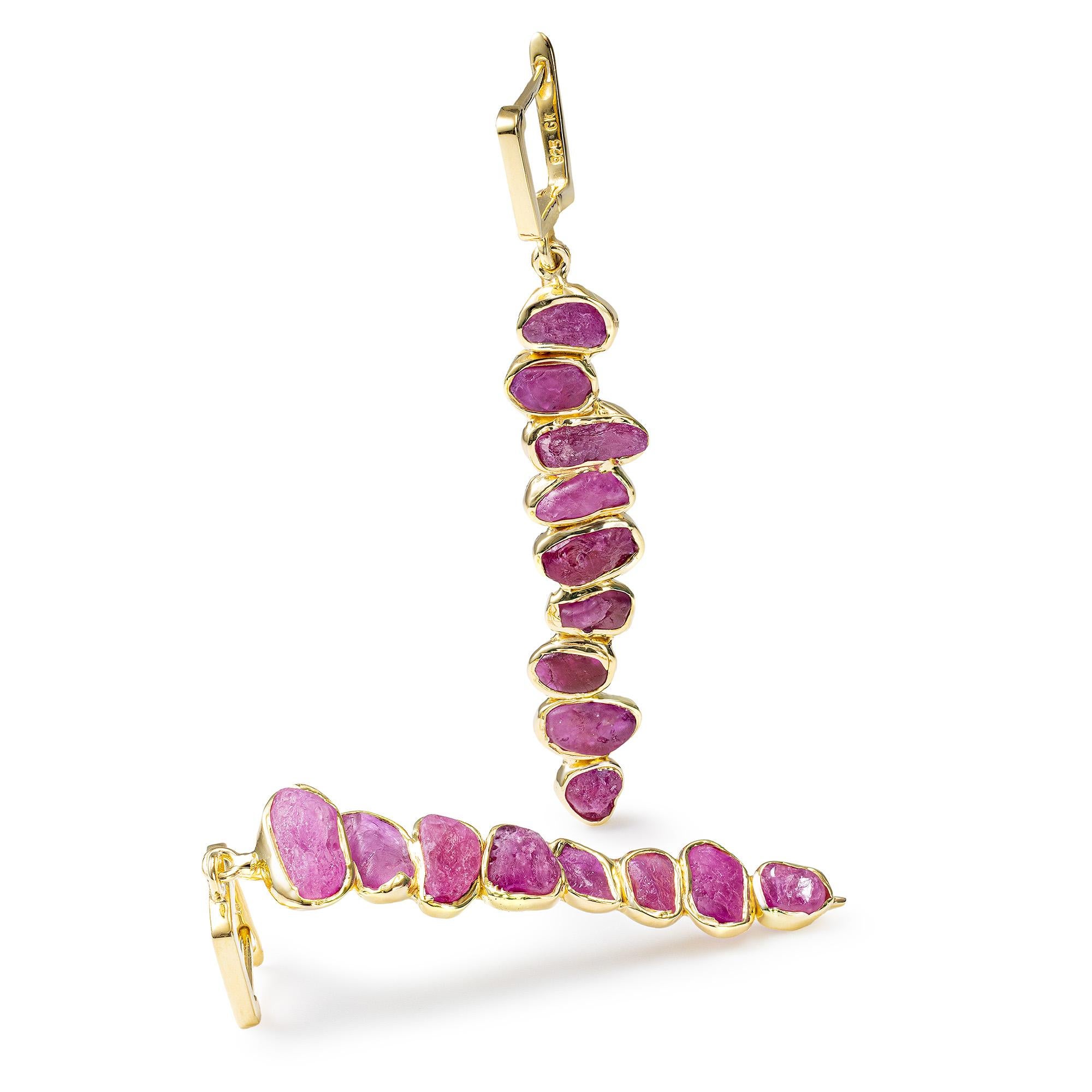 Orecchini in argento placcato oro German Kabirski Thera Raw Ruby in vendita 1