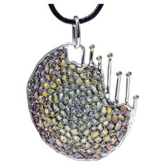 Ciondolo in argento con diamanti e zaffiri grezzi German Kabirski Vidar Singular Edition