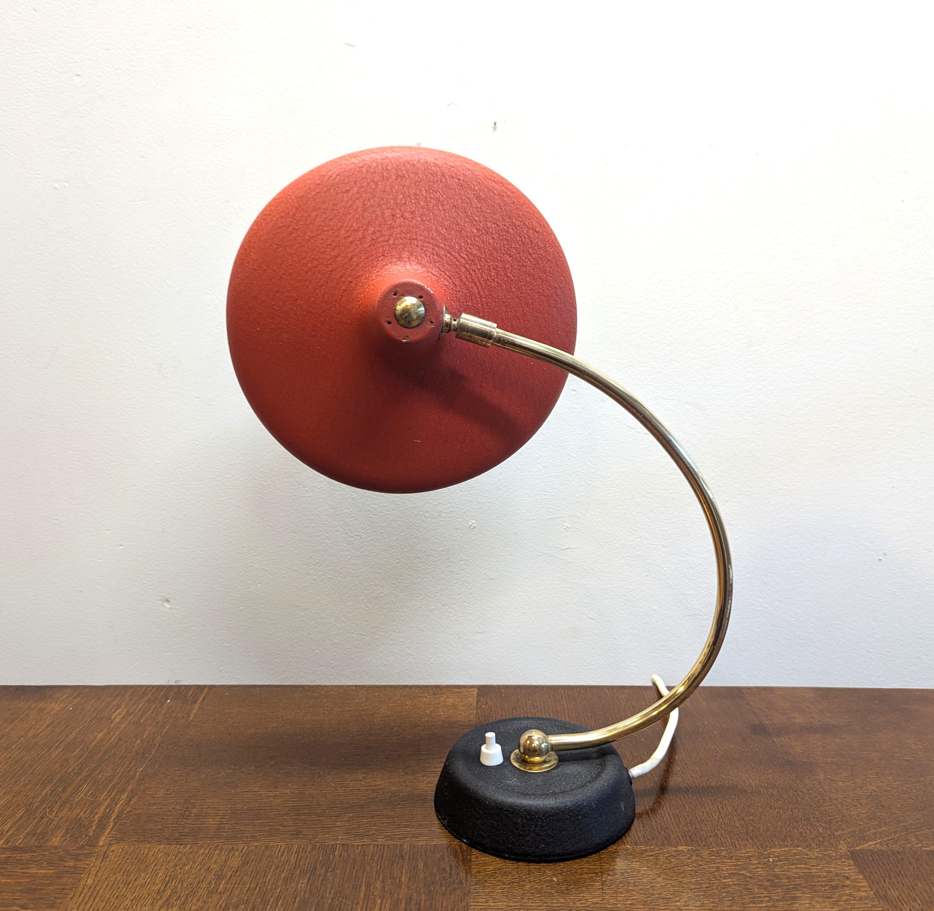 German Kaiser Mid Century Modern Articulating Desk Lamp In Good Condition For Sale In New York, NY