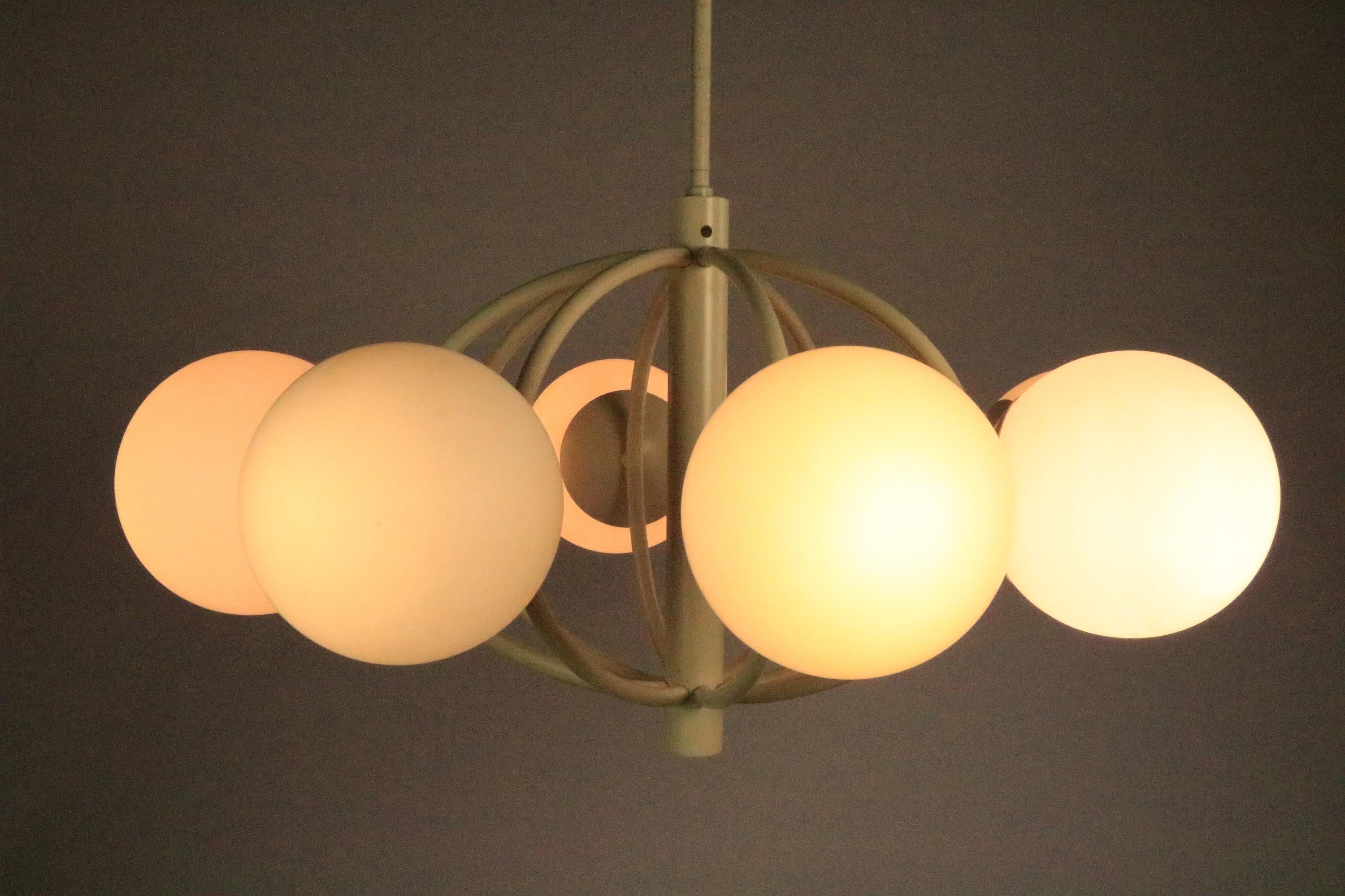 German KAISER Sputnik Chandelier, 8 x White Glass Balls, Original 1970s 3