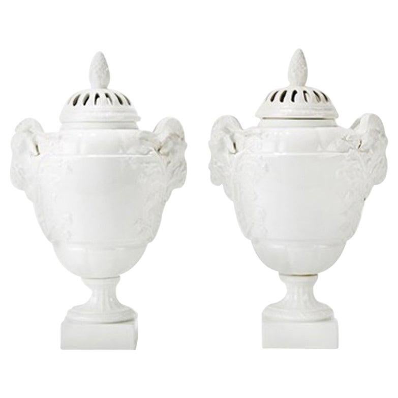German, KPM Pair of White Empire Potpourri, Porcelain, Vases, Early 20th Century im Angebot