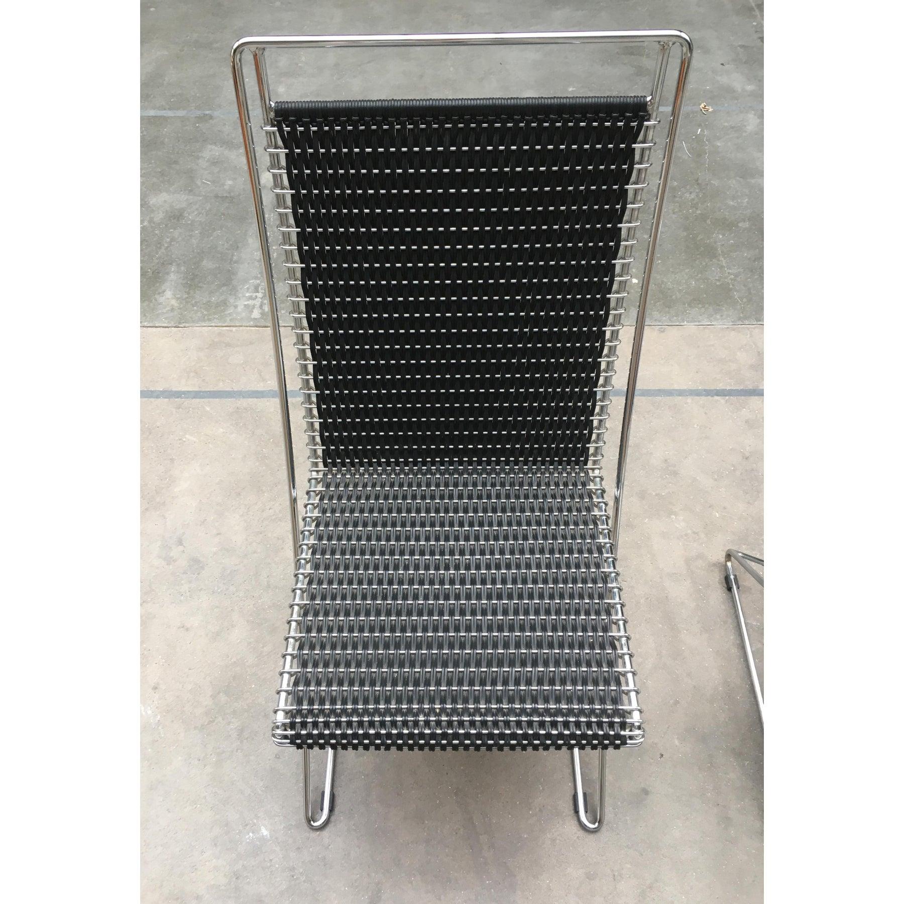 German Kreuzschwinger Chair by Till Behrens for Schlubach, 1980s

- Original Kreuzschwinger chair by Till Behrens
- Rare version with woven mesh
- Elegant design classic
- The evolution of the cantilever chair
- Made of steel rods that have been