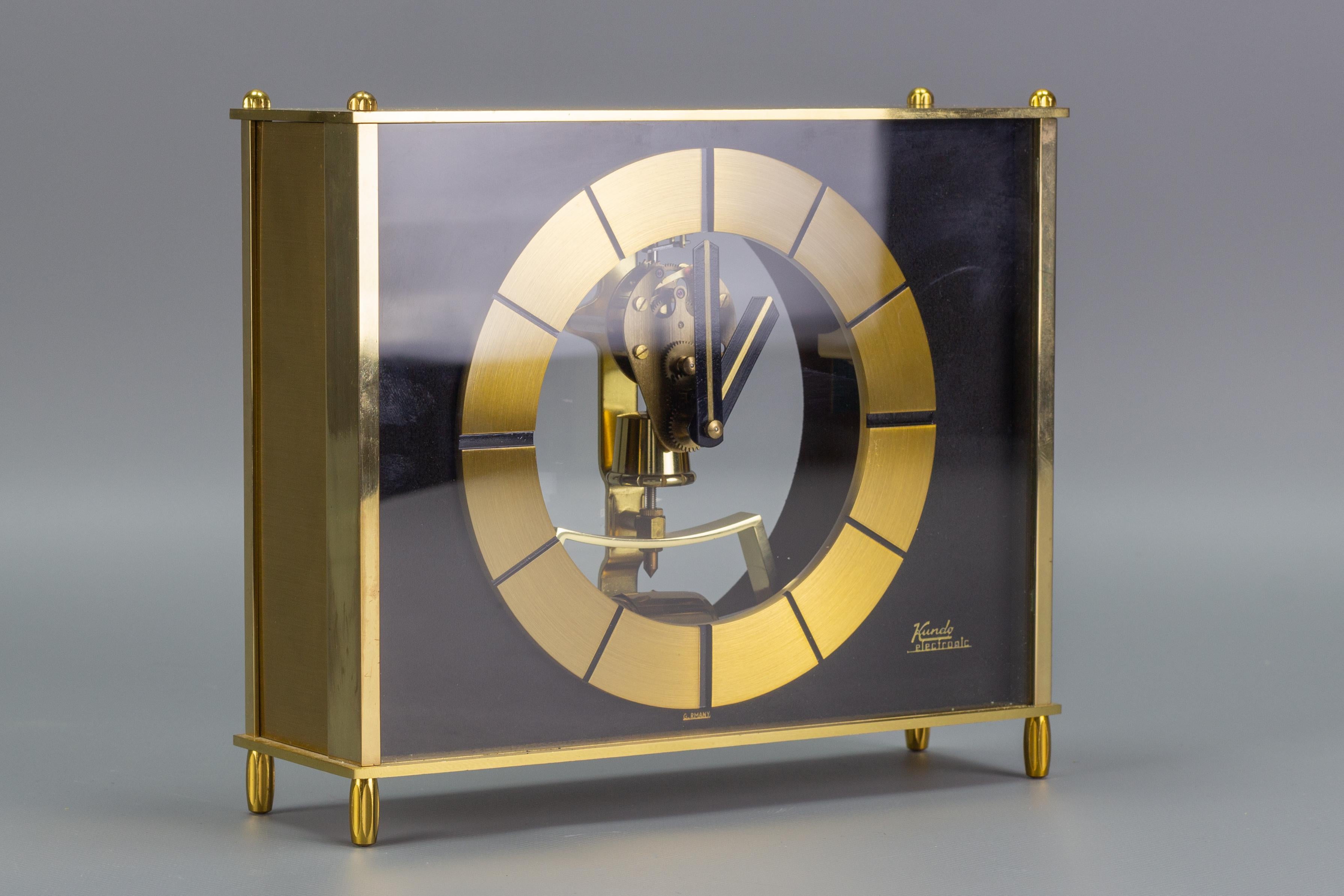 kundo 2000s flip clock