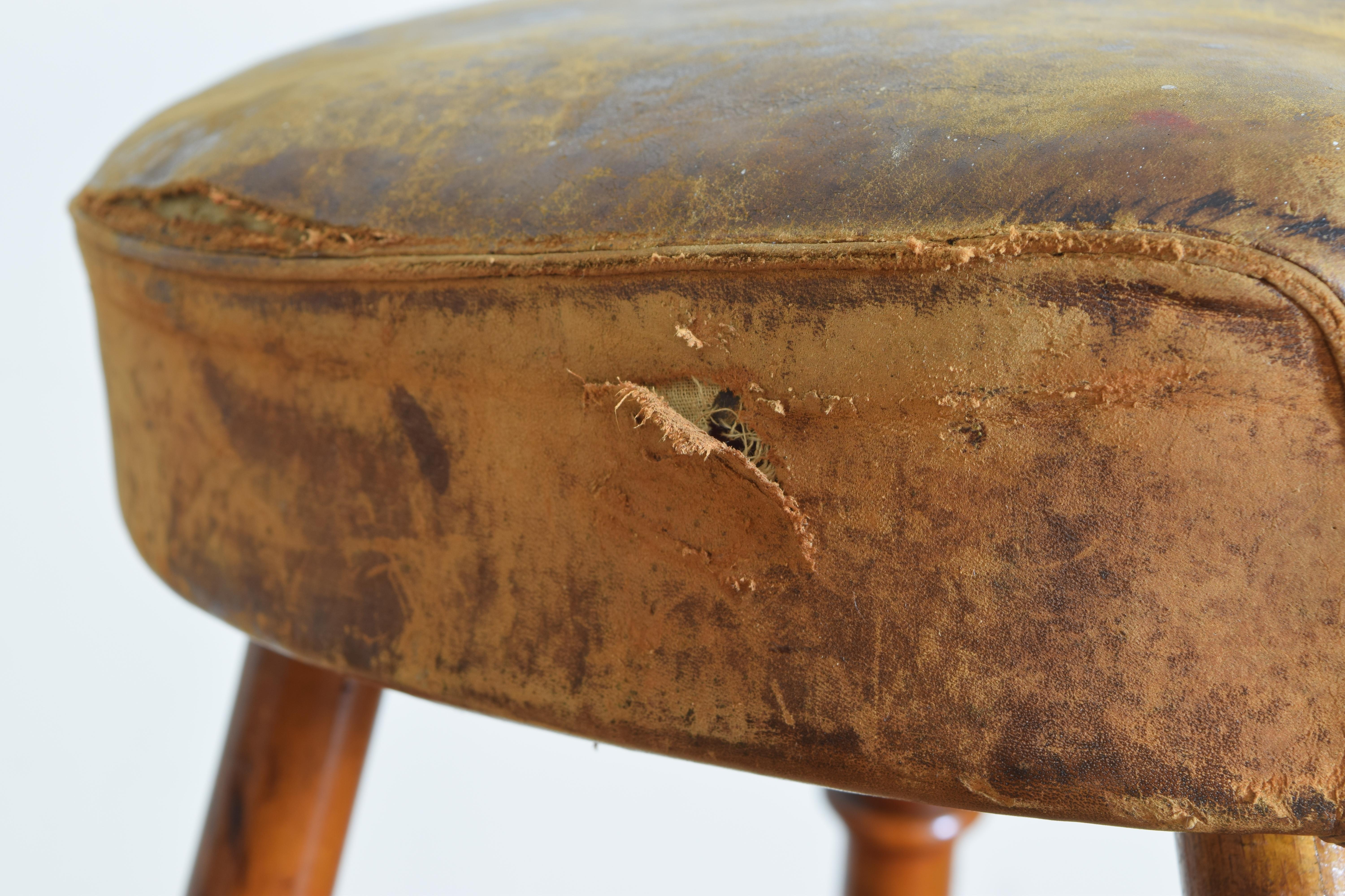 German Light Oak and Leather Upholstered Tall Stool, Mid-19th Century 7