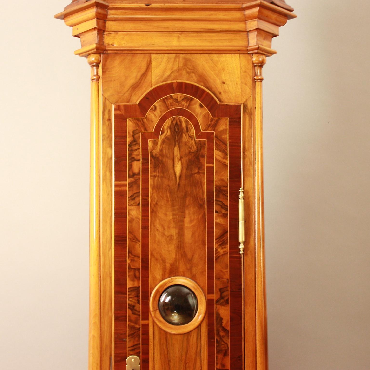Horloge à long boîtier en marqueterie allemande par Johann Wilhelm Wellershaus, fin du 18e siècle en vente 2