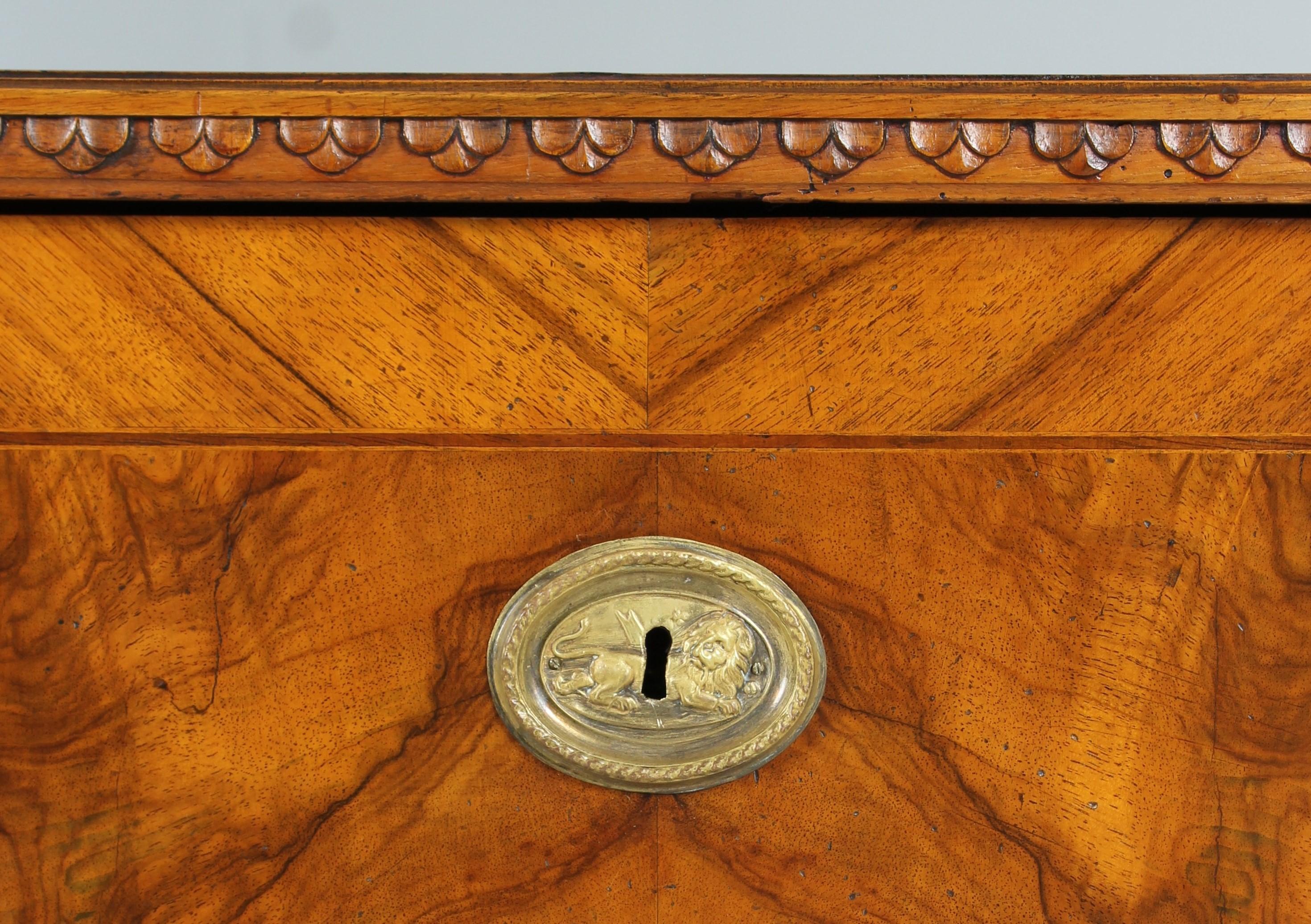 German Louis XVI Chest Of Drawers with Carvings and Marquetry, circa 1780 For Sale 4