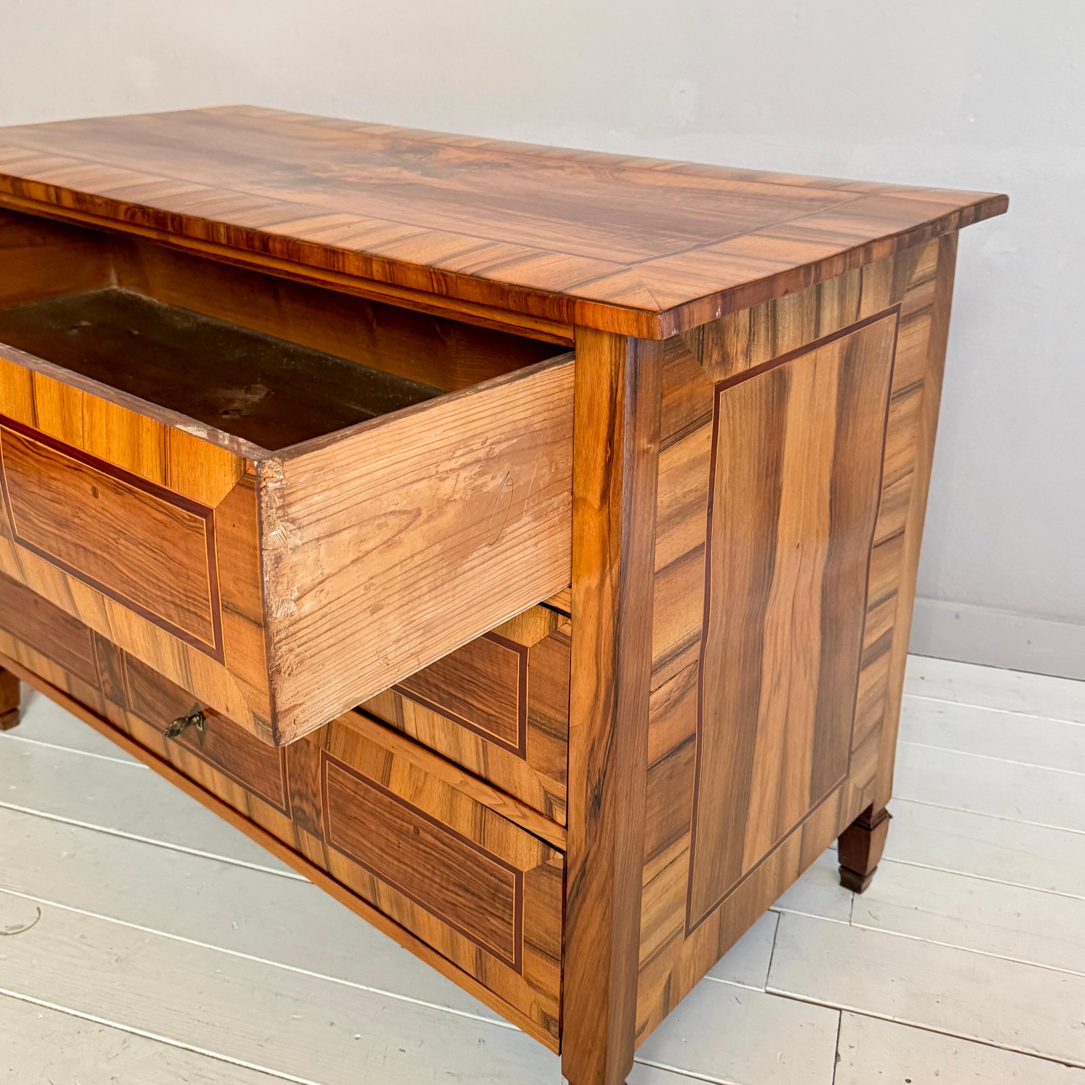 German Louis XVI Walnut Commode with Geometric Inlays, Circa 1780 For Sale 5
