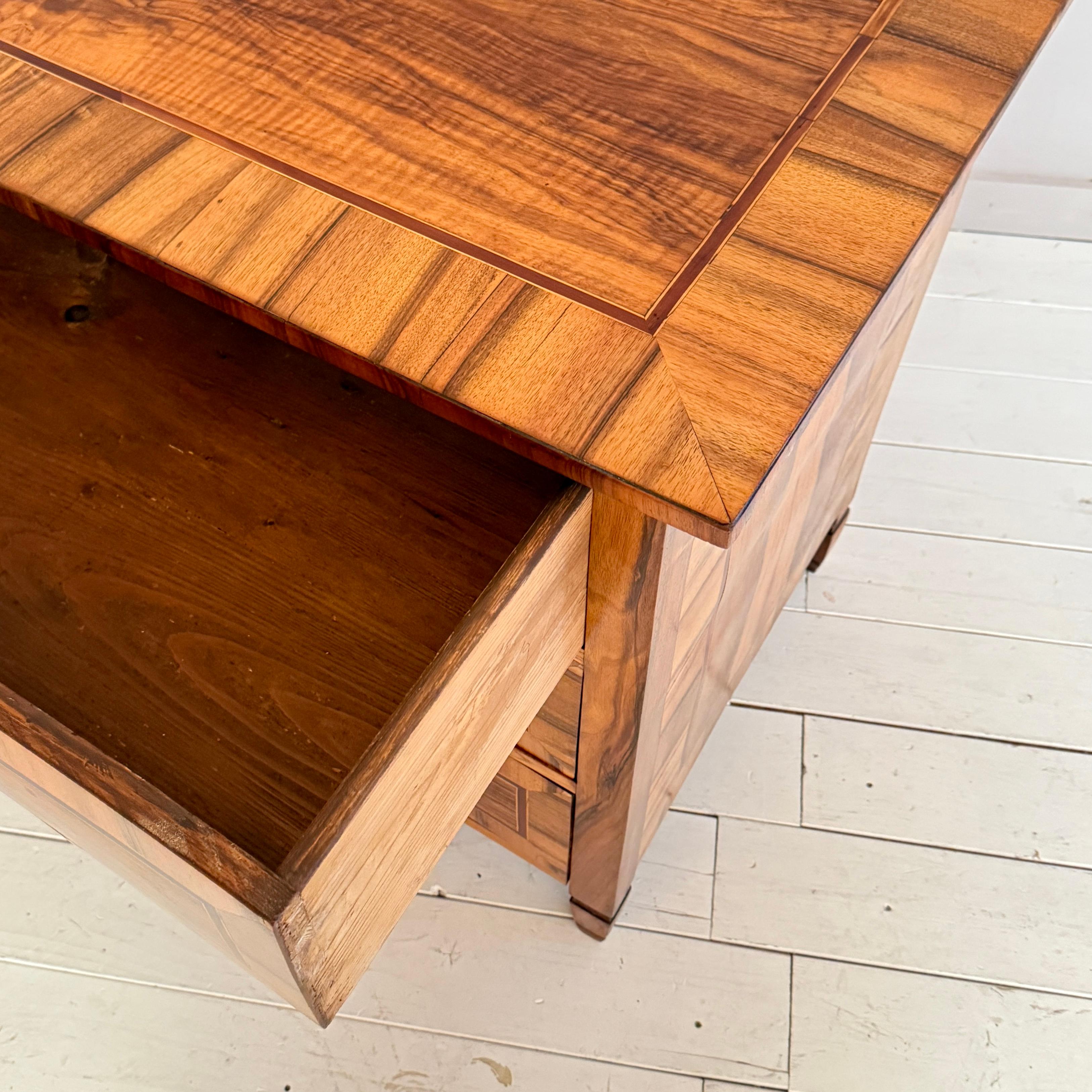 German Louis XVI Walnut Commode with Geometric Inlays, Circa 1780 For Sale 6