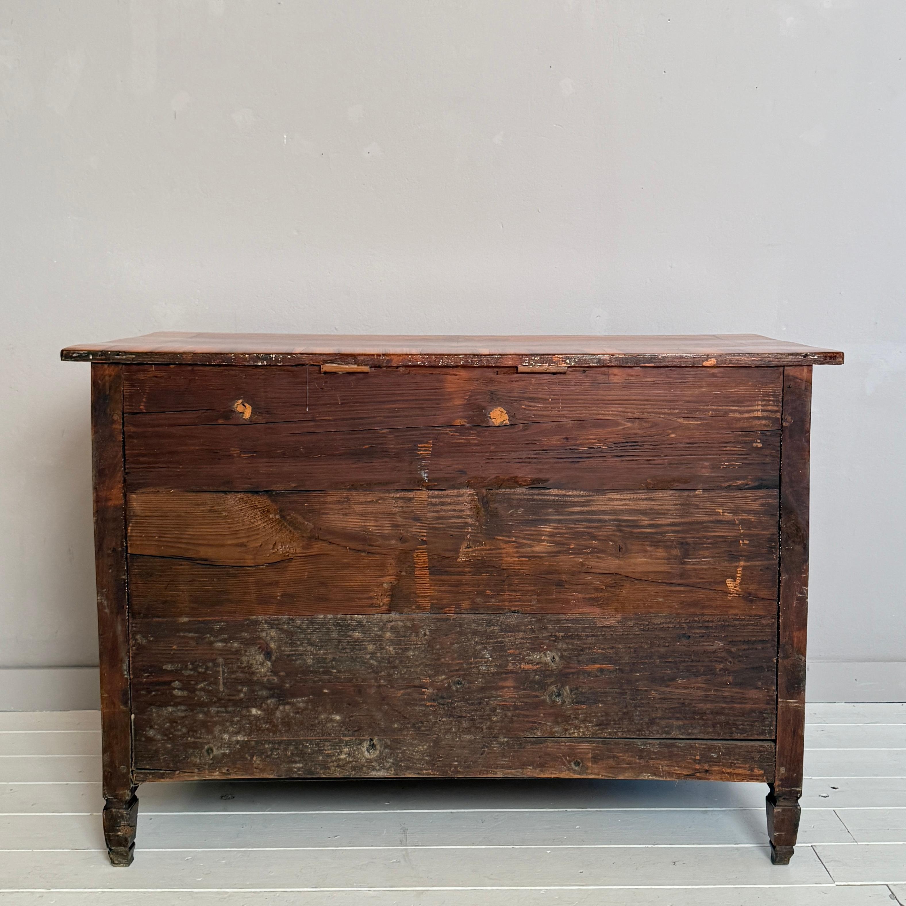 German Louis XVI Walnut Commode with Geometric Inlays, Circa 1780 For Sale 8