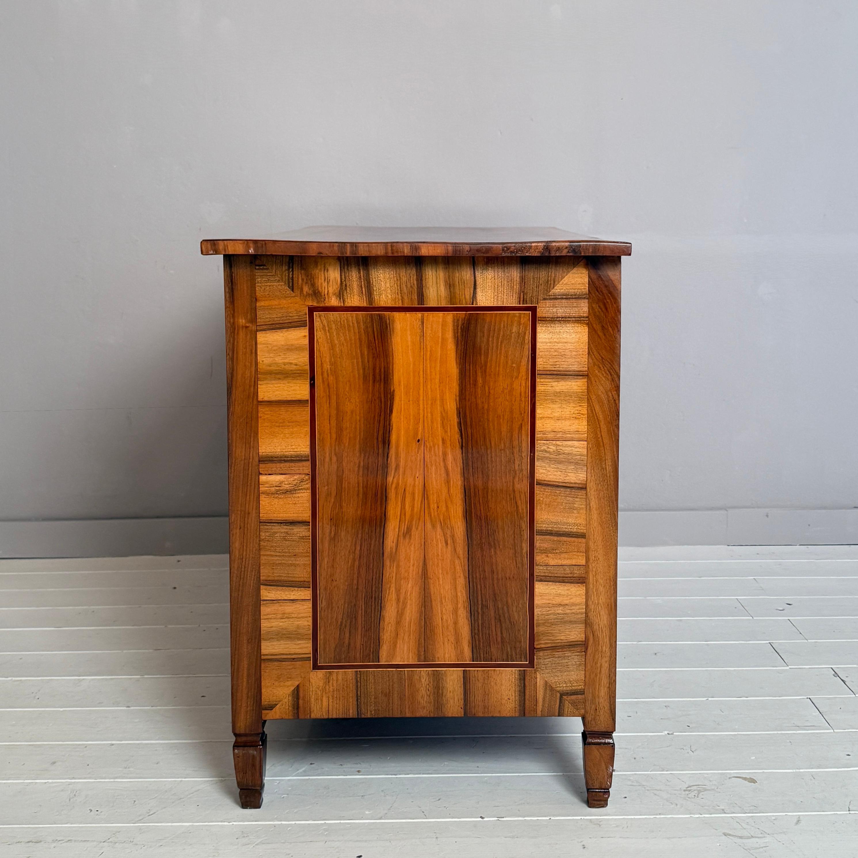 German Louis XVI Walnut Commode with Geometric Inlays, Circa 1780 For Sale 3