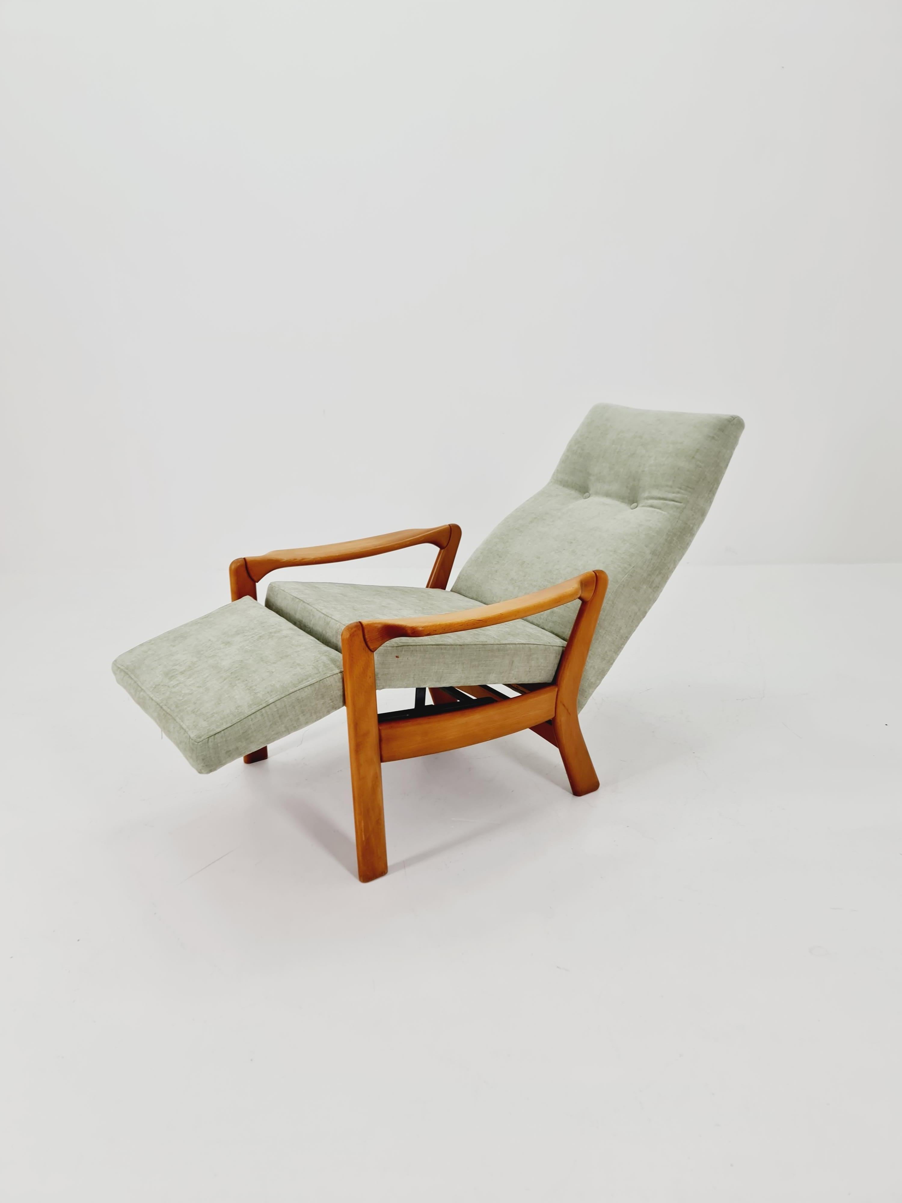Milieu du XXe siècle Chaise longue allemande avec repose-pieds, années 1950 en vente