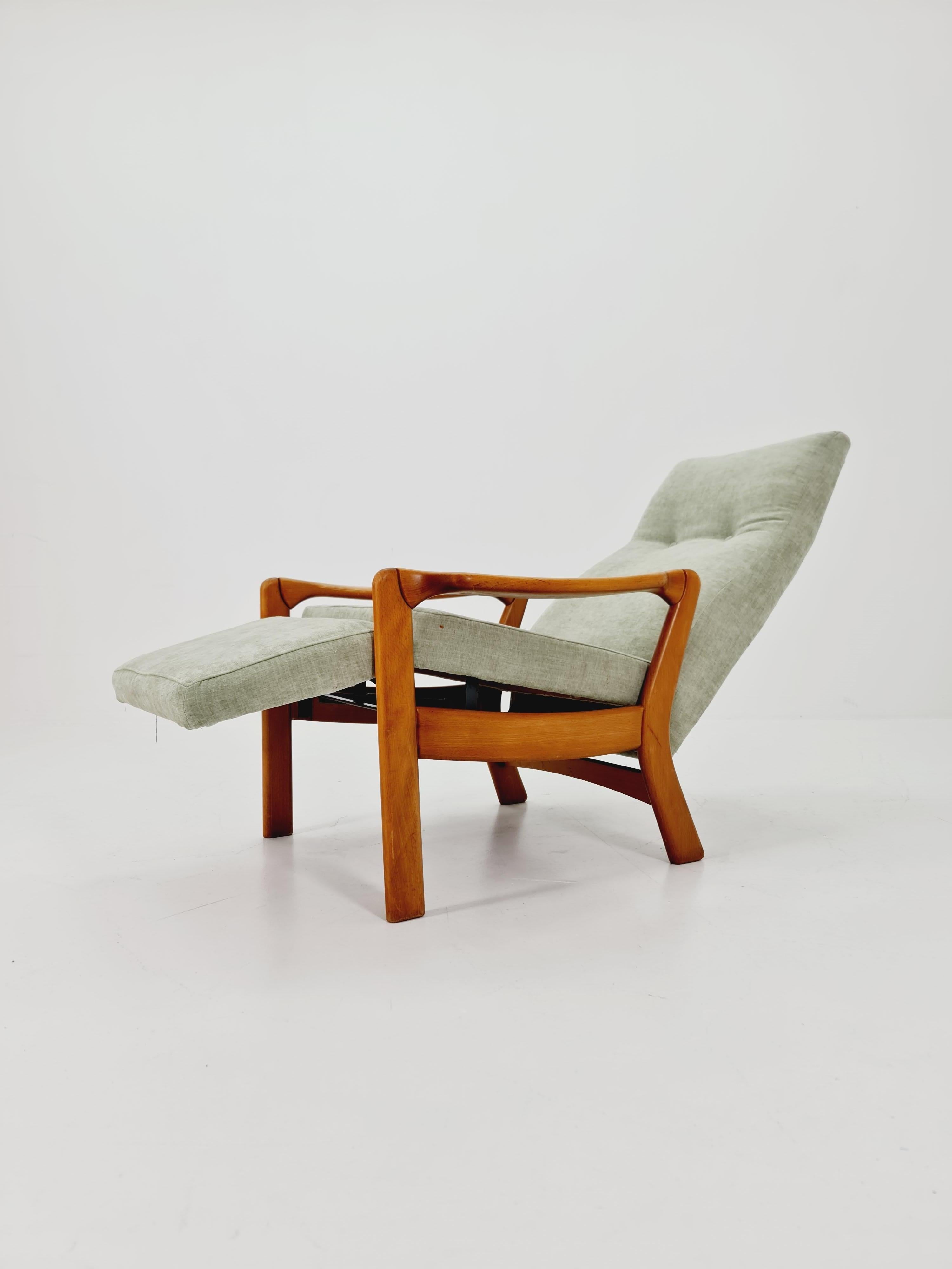 Tissu Chaise longue allemande avec repose-pieds, années 1950 en vente