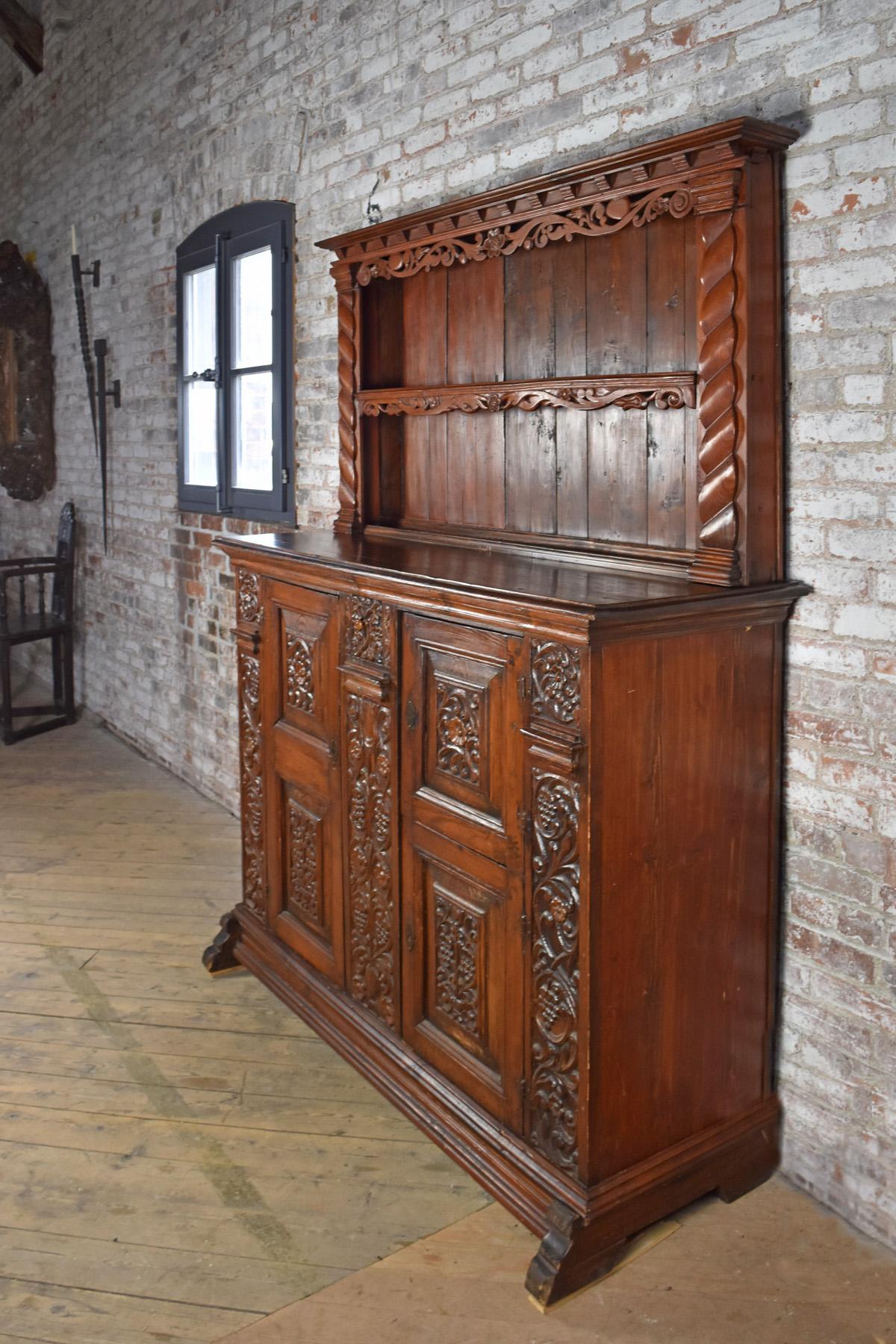 Rustic German / Lower Rhine 18th Century Carved Pine Cabinet with Dish-Rack For Sale