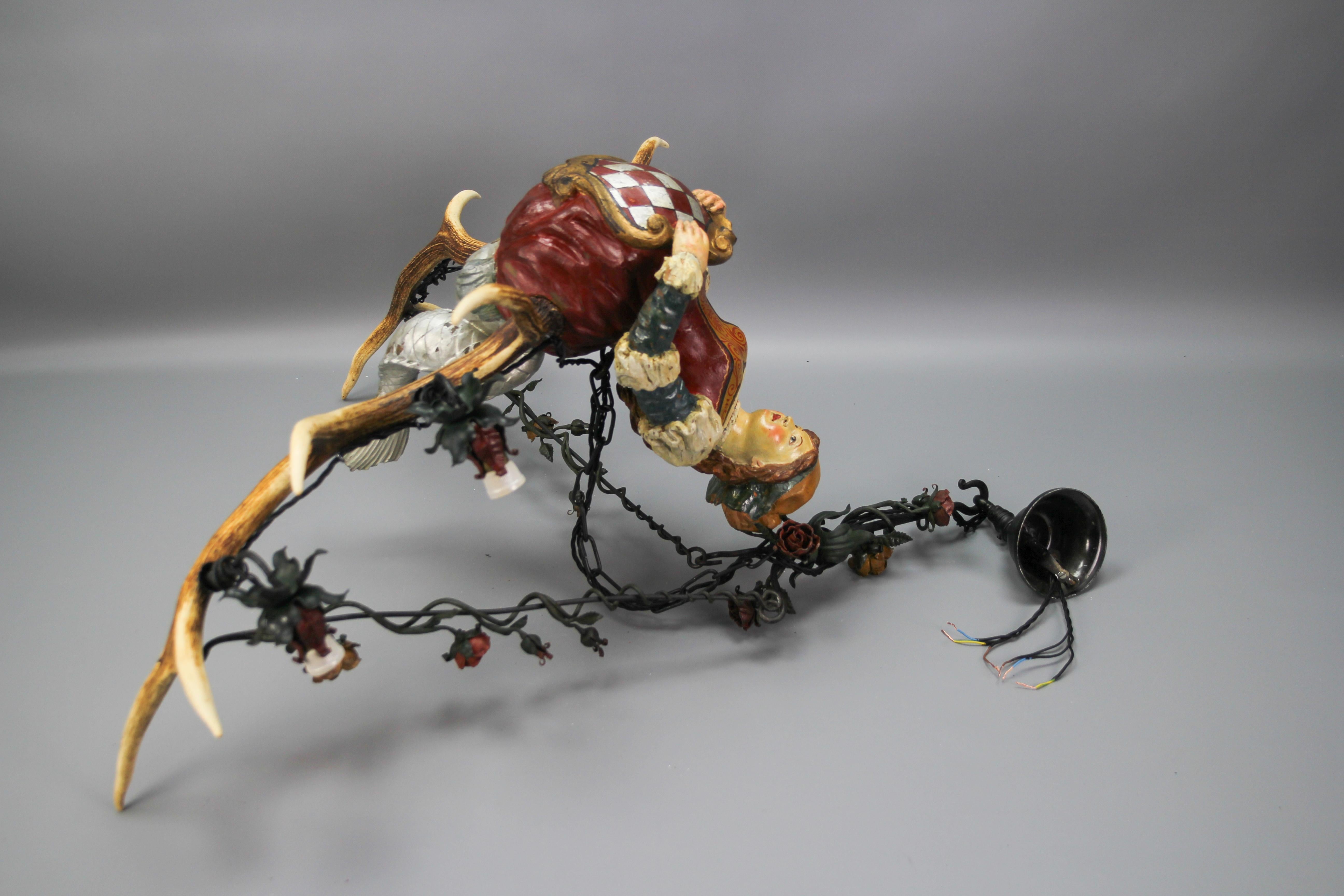 Lustre allemand Lusterweibchen à quatre lumières w. Figurine de sirène sculptée et bois de cerf en vente 9