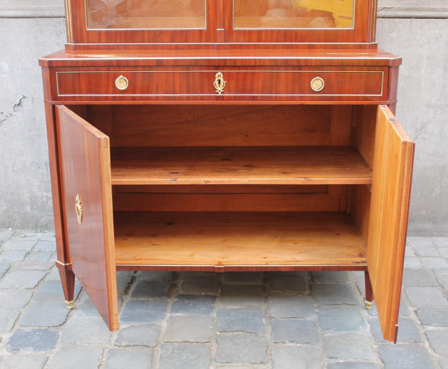 German Mahogany Display Cabinet, 19th Century In Fair Condition For Sale In Brussels, BE