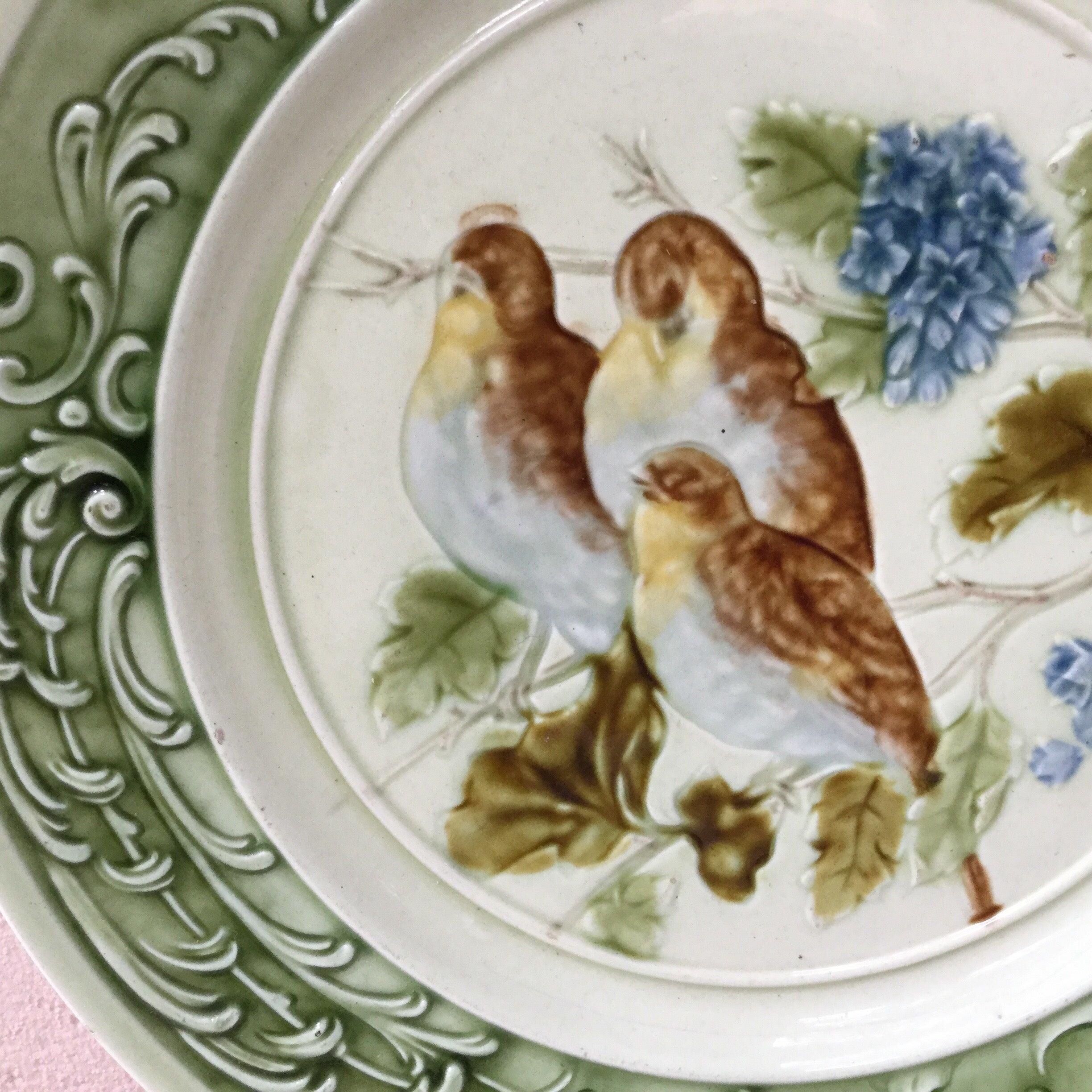 German Majolica Birds Plate, circa 1900 In Good Condition In Austin, TX