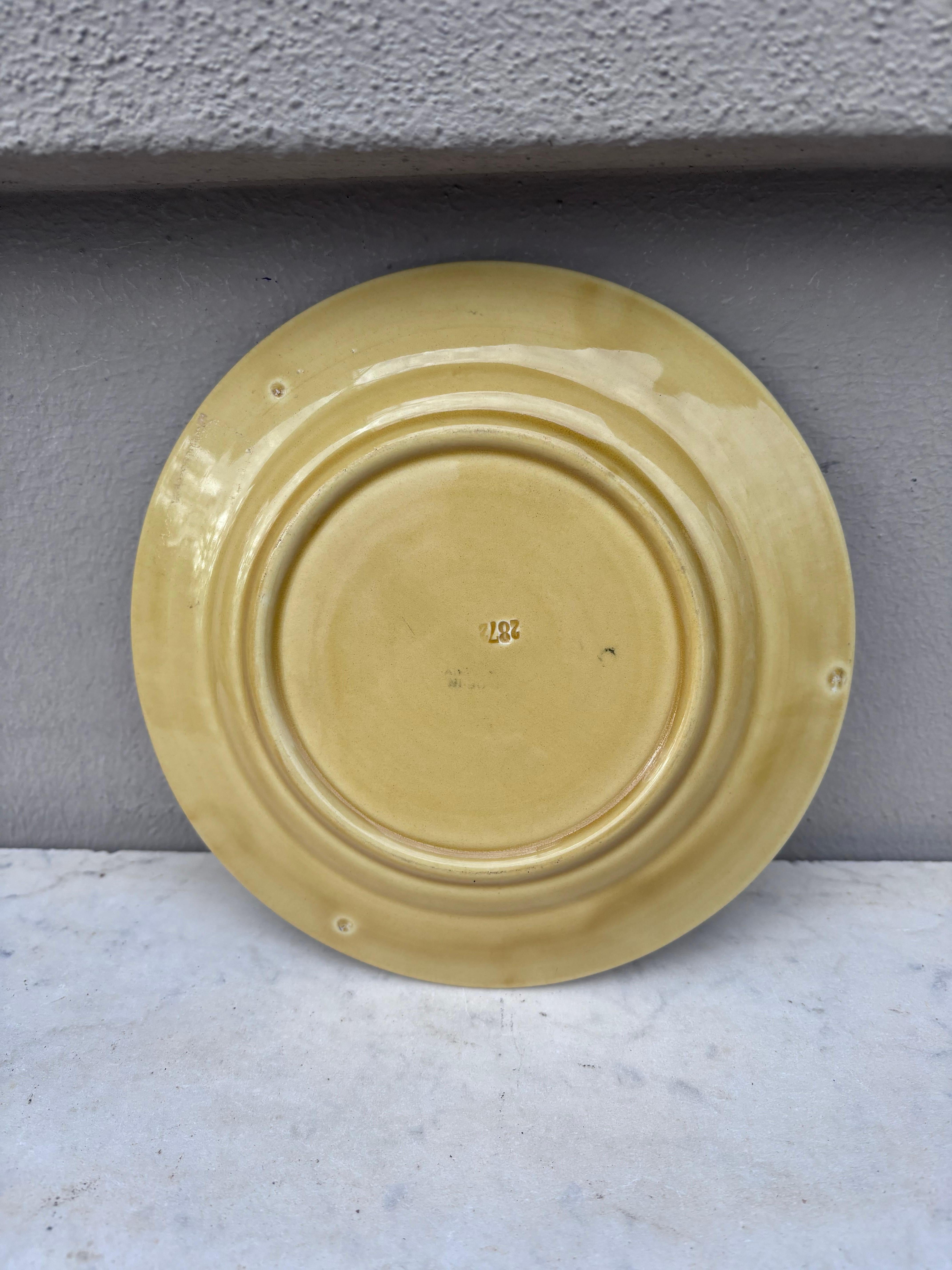 German Majolica Cherries Plate, Circa 1900 In Good Condition For Sale In Austin, TX