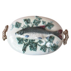 Zuppiera per pesce in maiolica tedesca Krause, 1890 circa