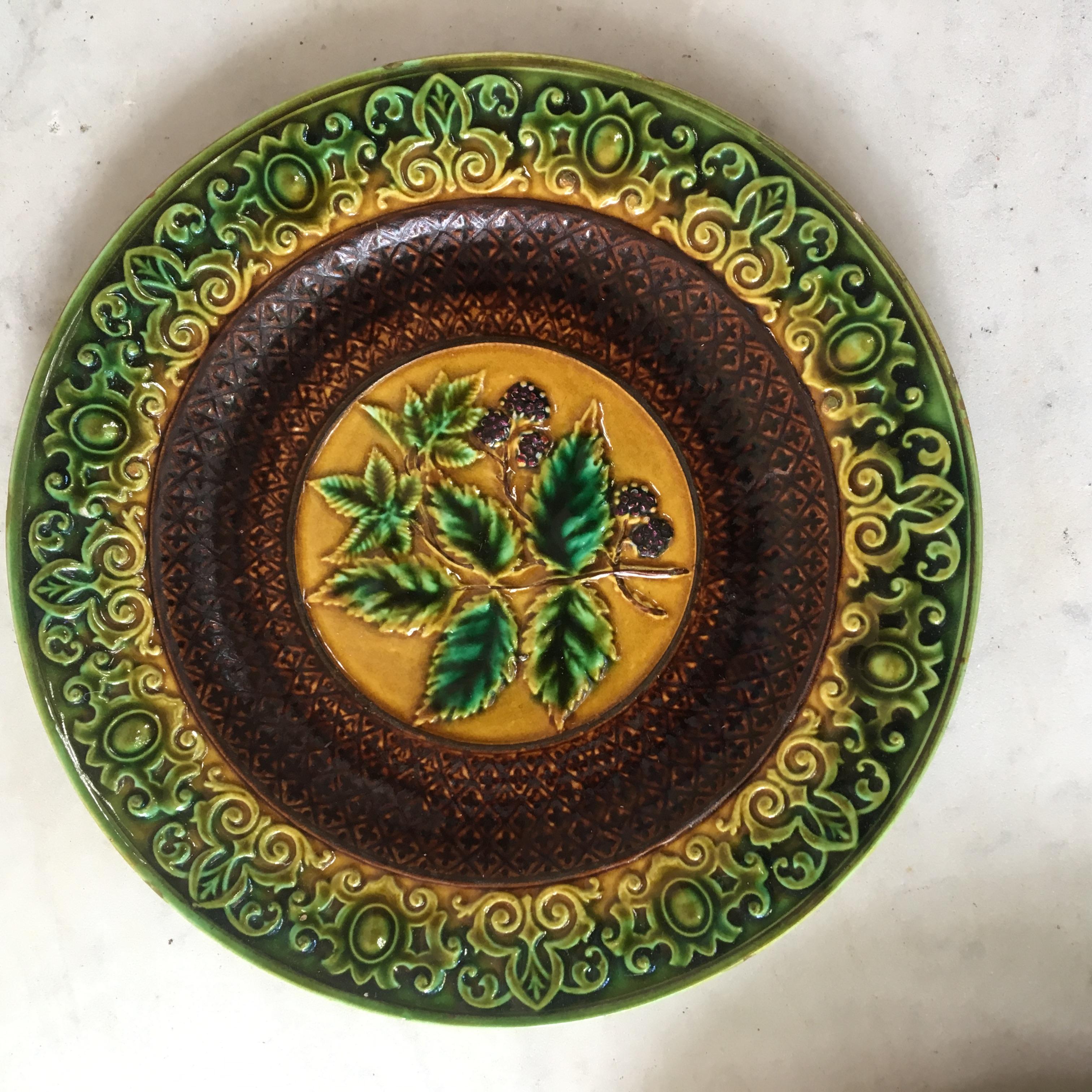Early 20th Century German Majolica Leaves & Flowers Plate circa 1900 For Sale