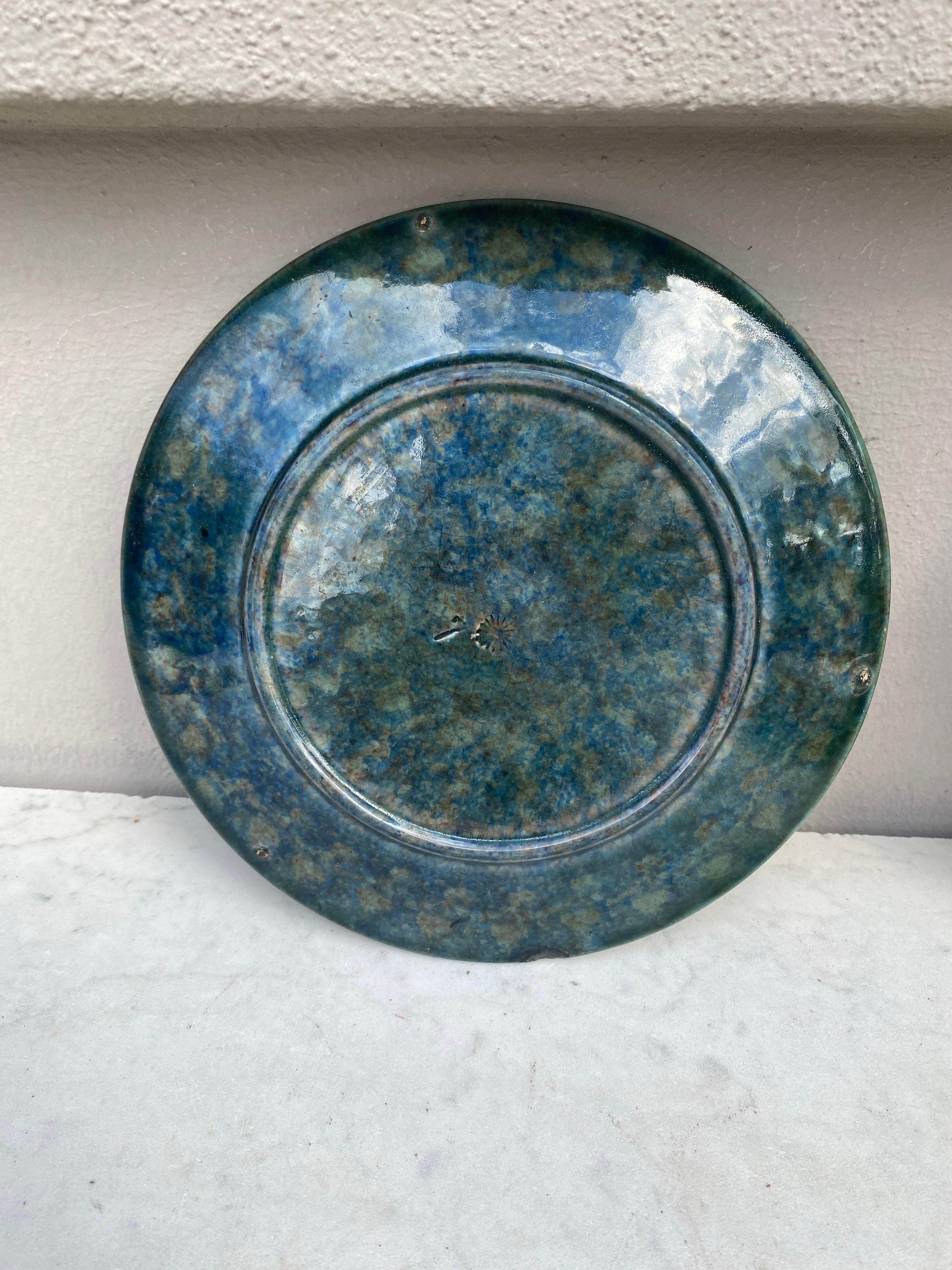 German Majolica Leaves Plate, circa 1890 In Good Condition For Sale In Austin, TX