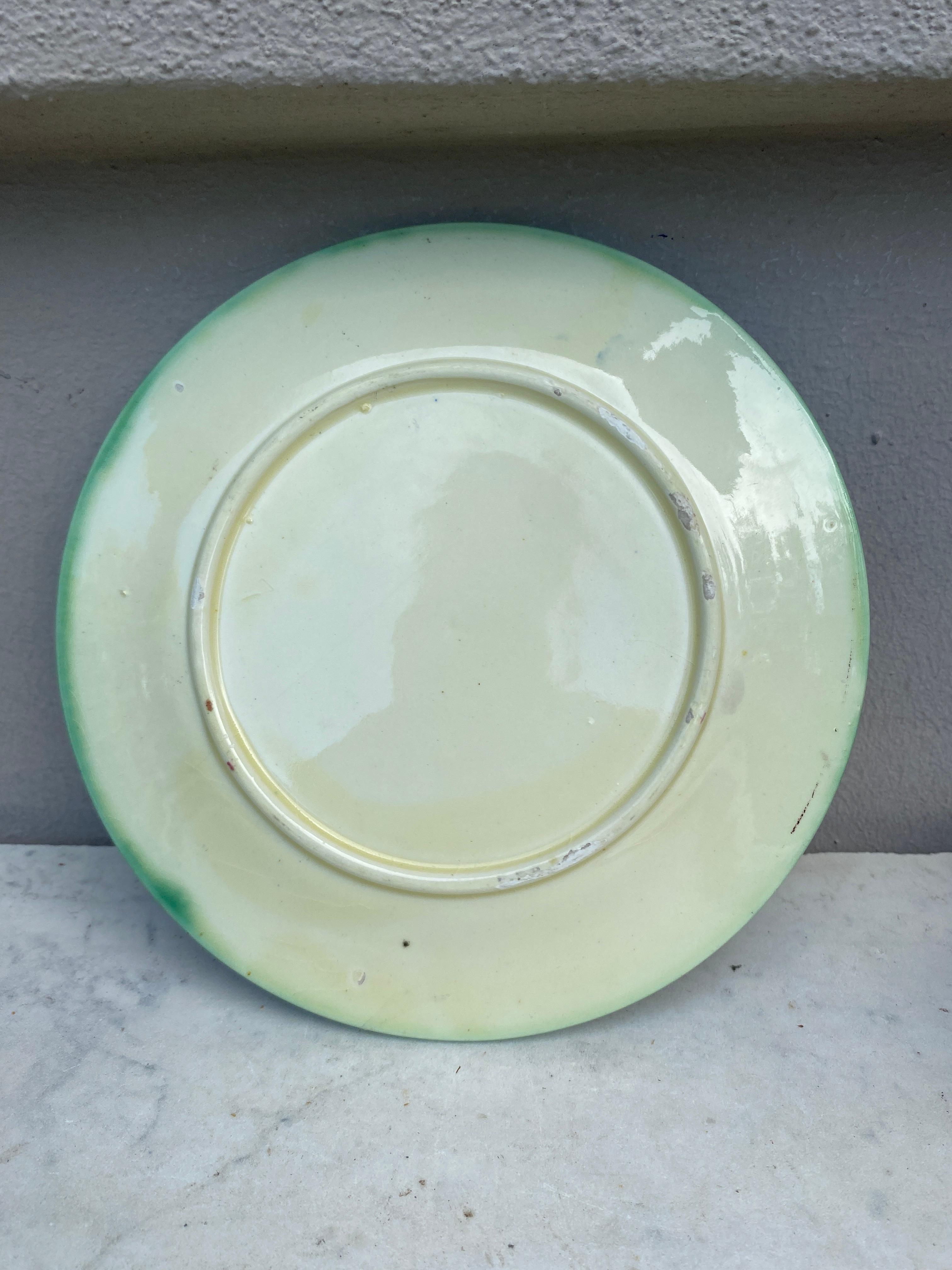 German Majolica Leaves Plate, circa 1890 In Good Condition For Sale In Austin, TX